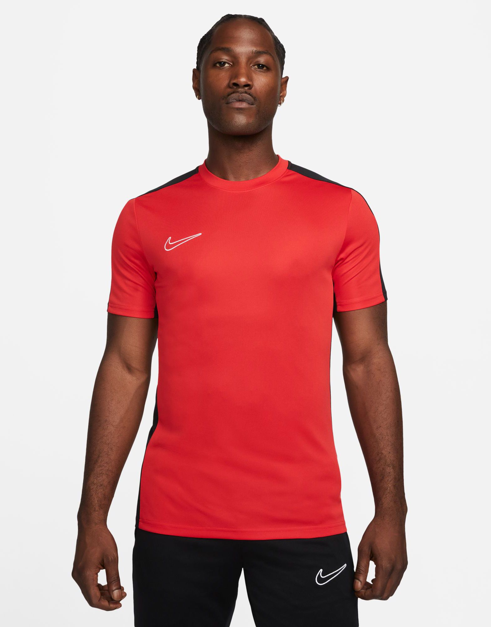 Красно-черная футболка Nike Soccer Academy Dri-Fit 