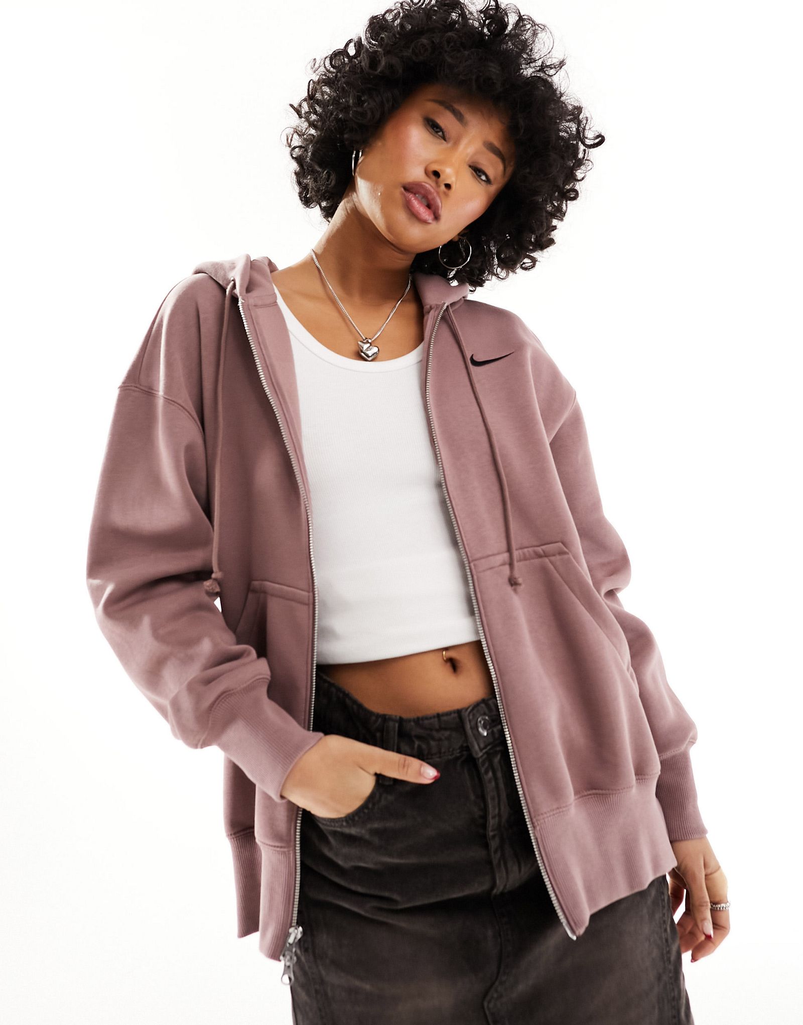 Флисовая худи унисекс на молнии с галочкой Nike дымчато-лилового цвета 4490₽