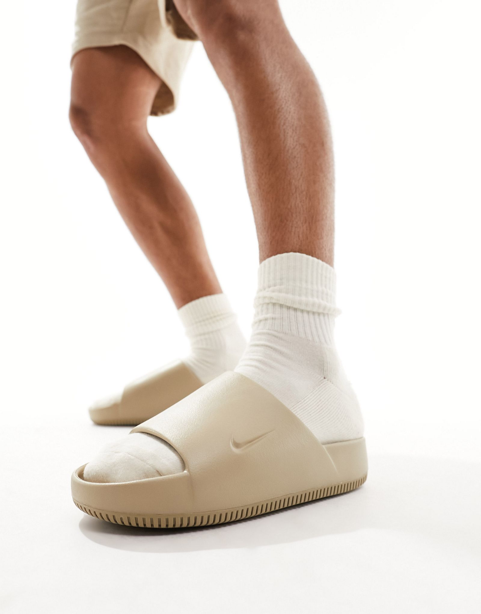 Шлепанцы Nike Calm цвета хаки 5090₽