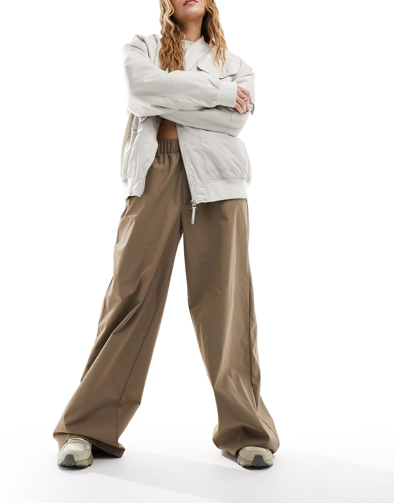 Светло-коричневые широкие брюки с завышенной талией Noisy May 7590₽