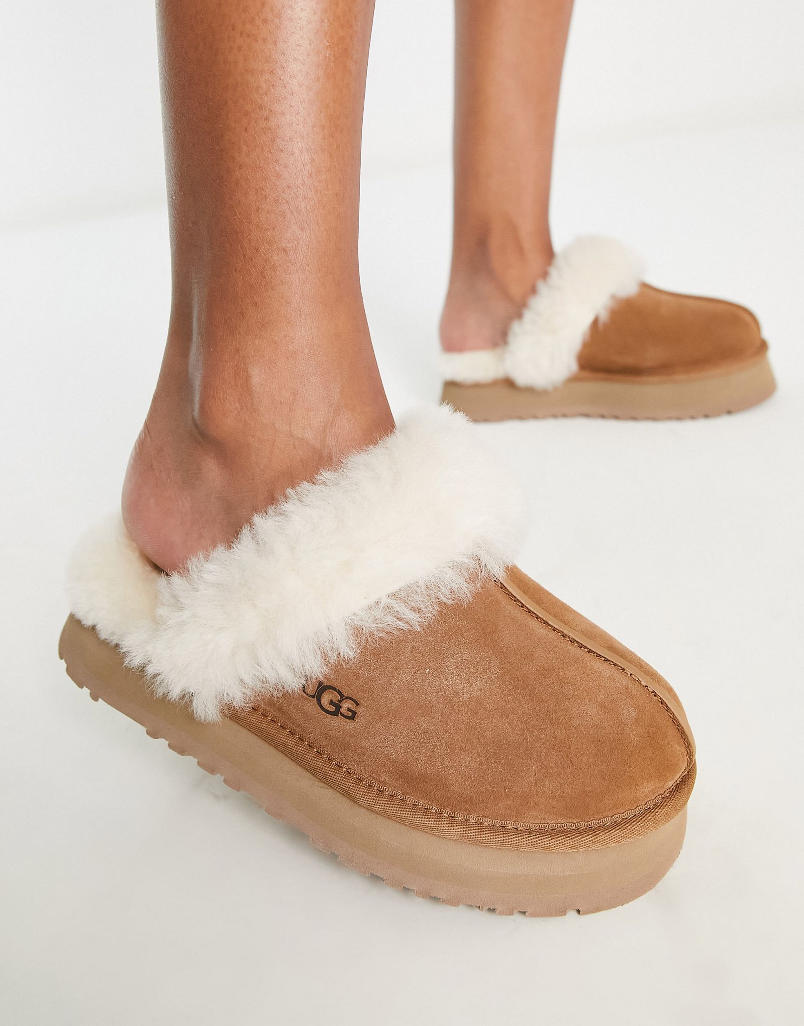 Шлепанцы UGG Disquette каштанового цвета