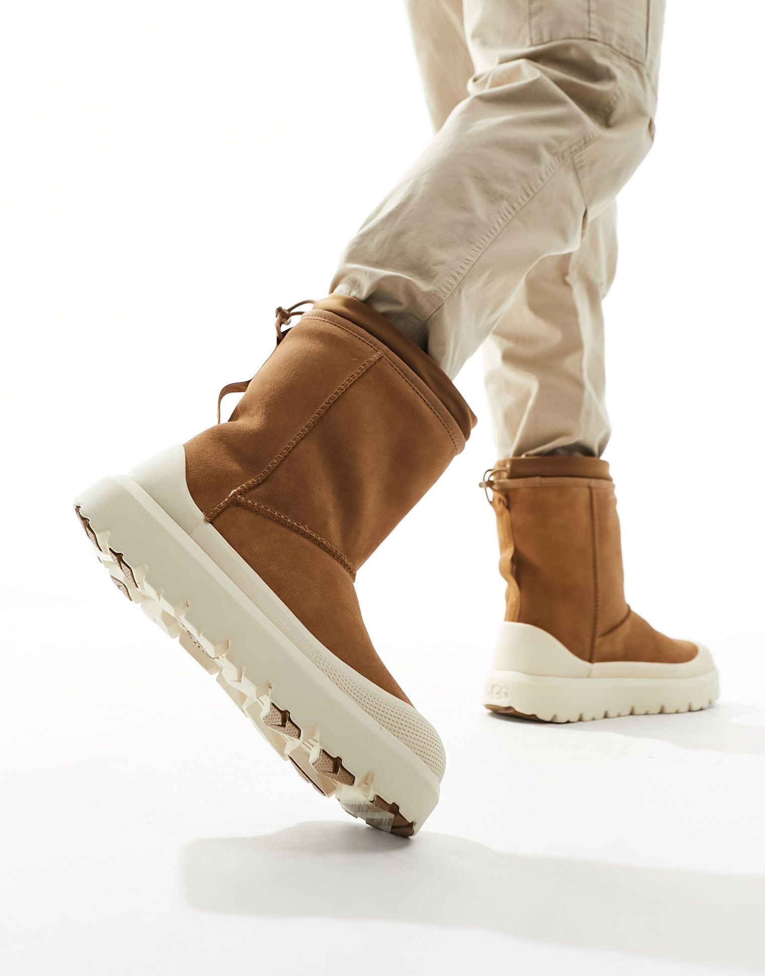 Светло-коричневые ботинки UGG Hybrid