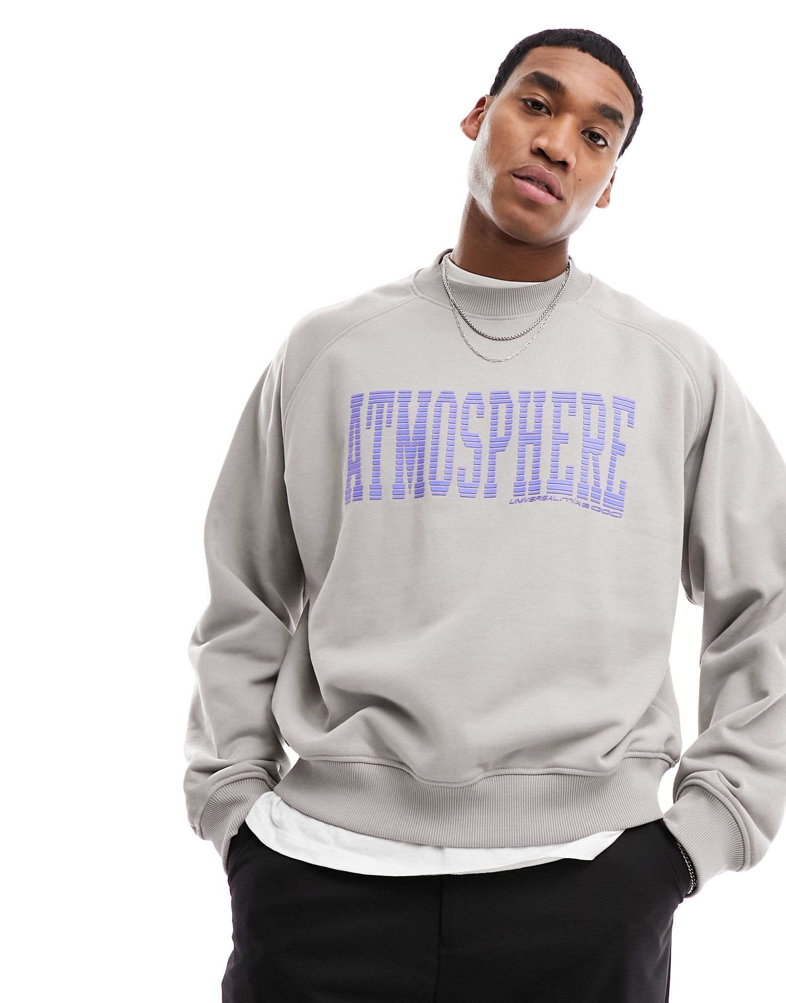 Серая толстовка реглан Weekday с графическими принтами спереди и сзади 7690₽