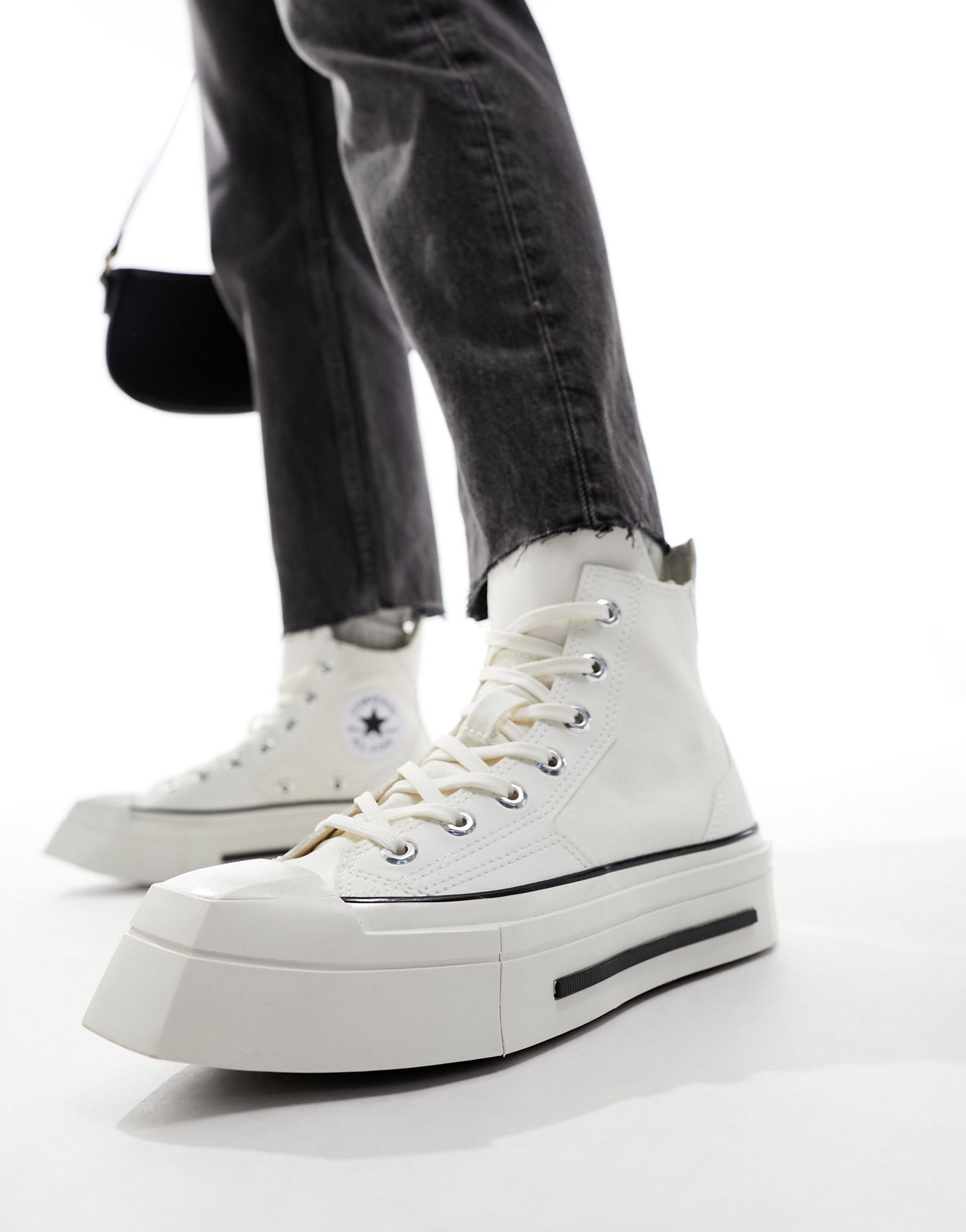 Кеды Converse Chuck 70 De Luxe Squared белого цвета 10390₽