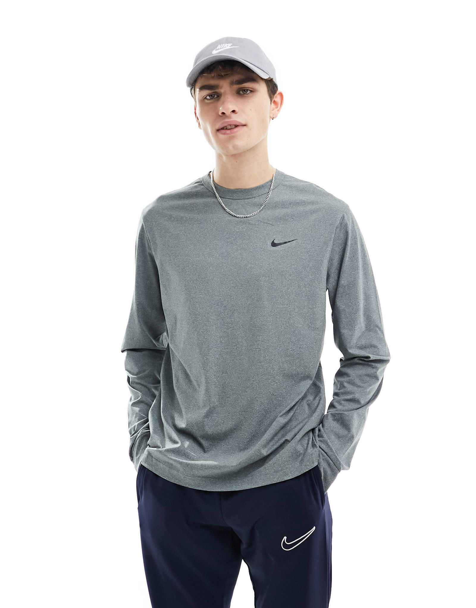 Серые длинные рукава Nike Training Dri-FIT Hyverse