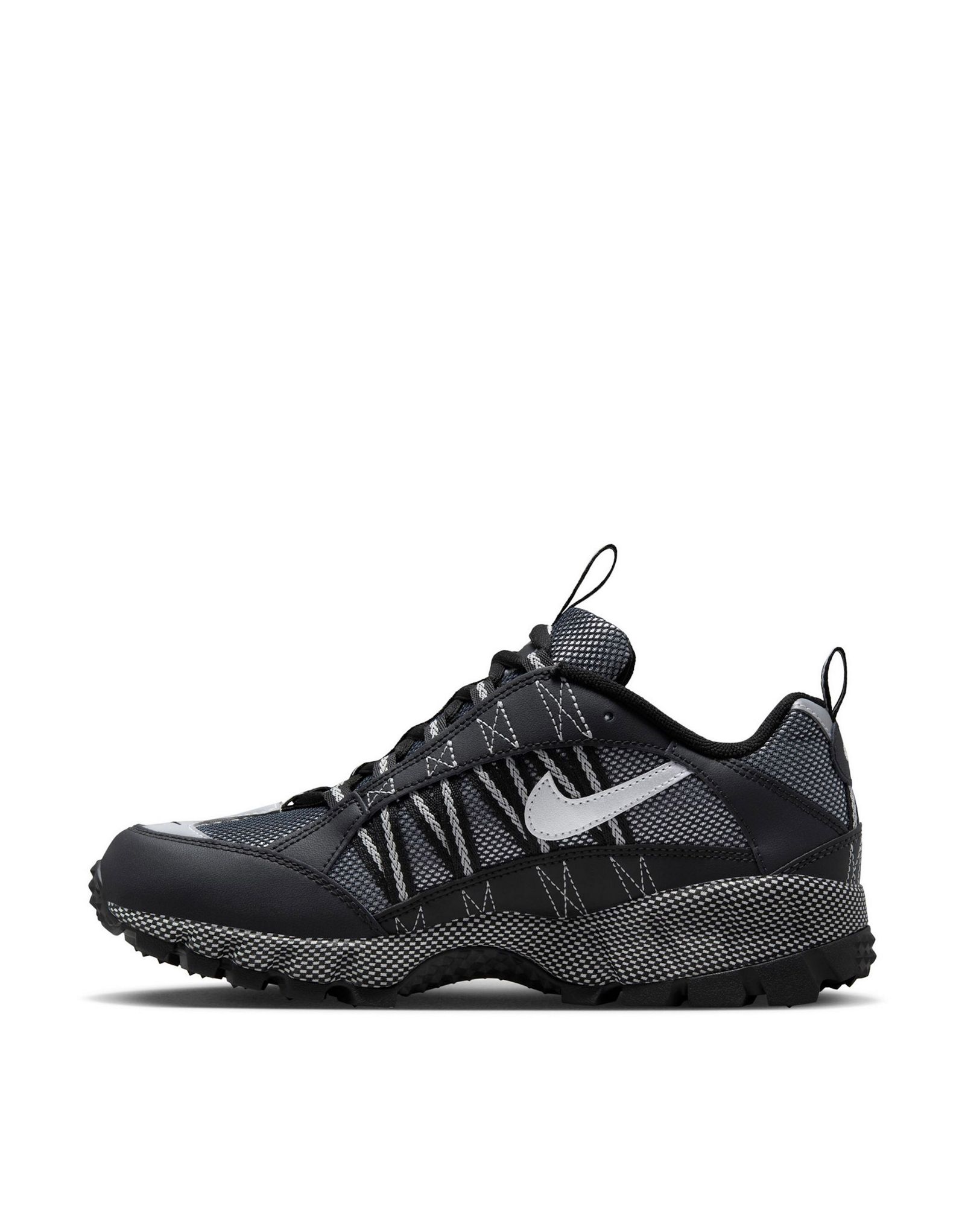 Черные и серебристые кроссовки Nike Air Humara 23490₽