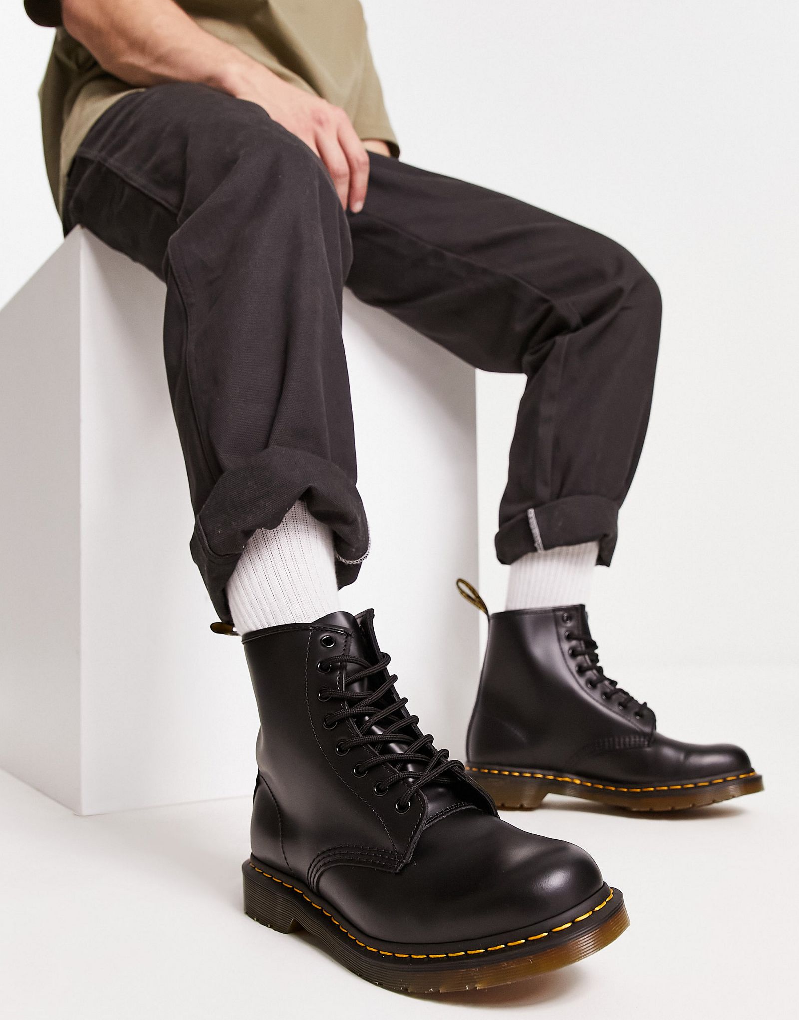 Dr Martens 1460 8-Eye ботинки из гладкой кожи на шнуровке 34290₽