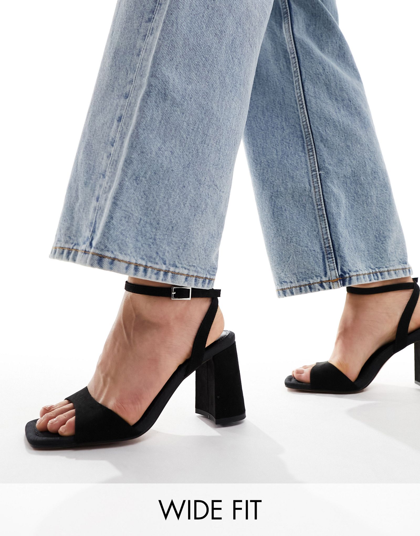 Черные босоножки на блочном каблуке ASOS DESIGN Wide Fit Hotel едва заметны