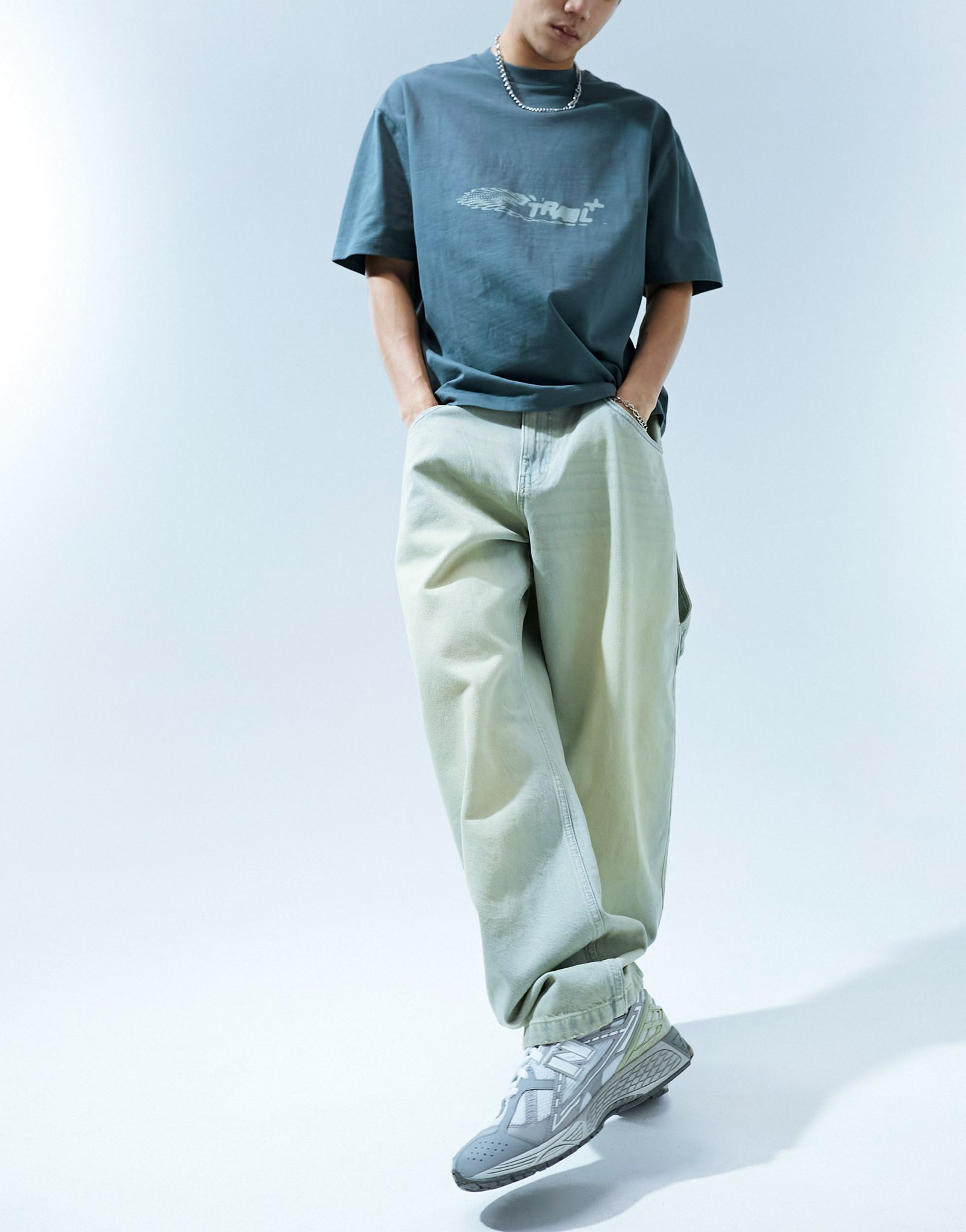 Зеленые мешковатые литые джинсы Bershka Carpenter