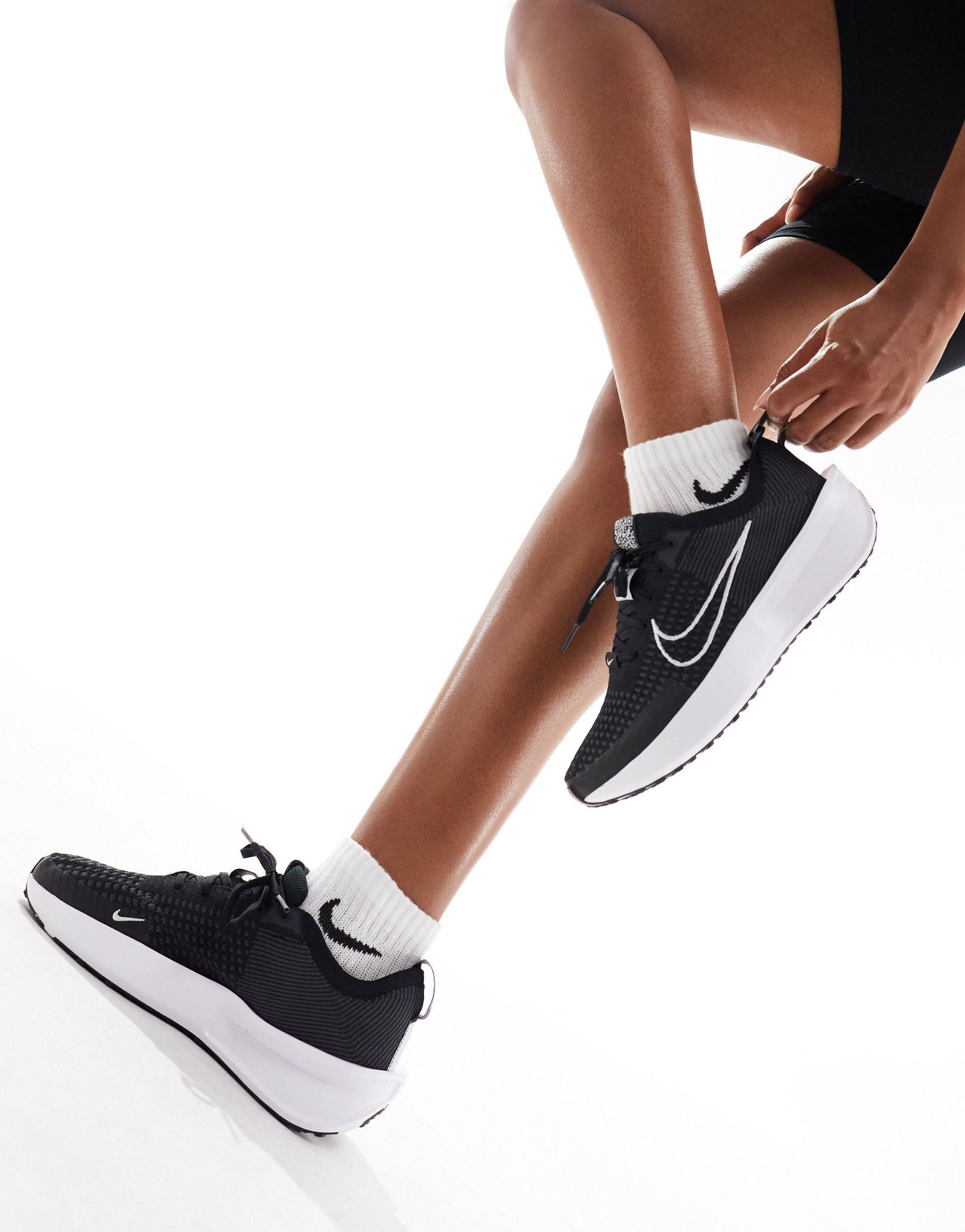 Черные кроссовки Nike Running Interact 8290₽