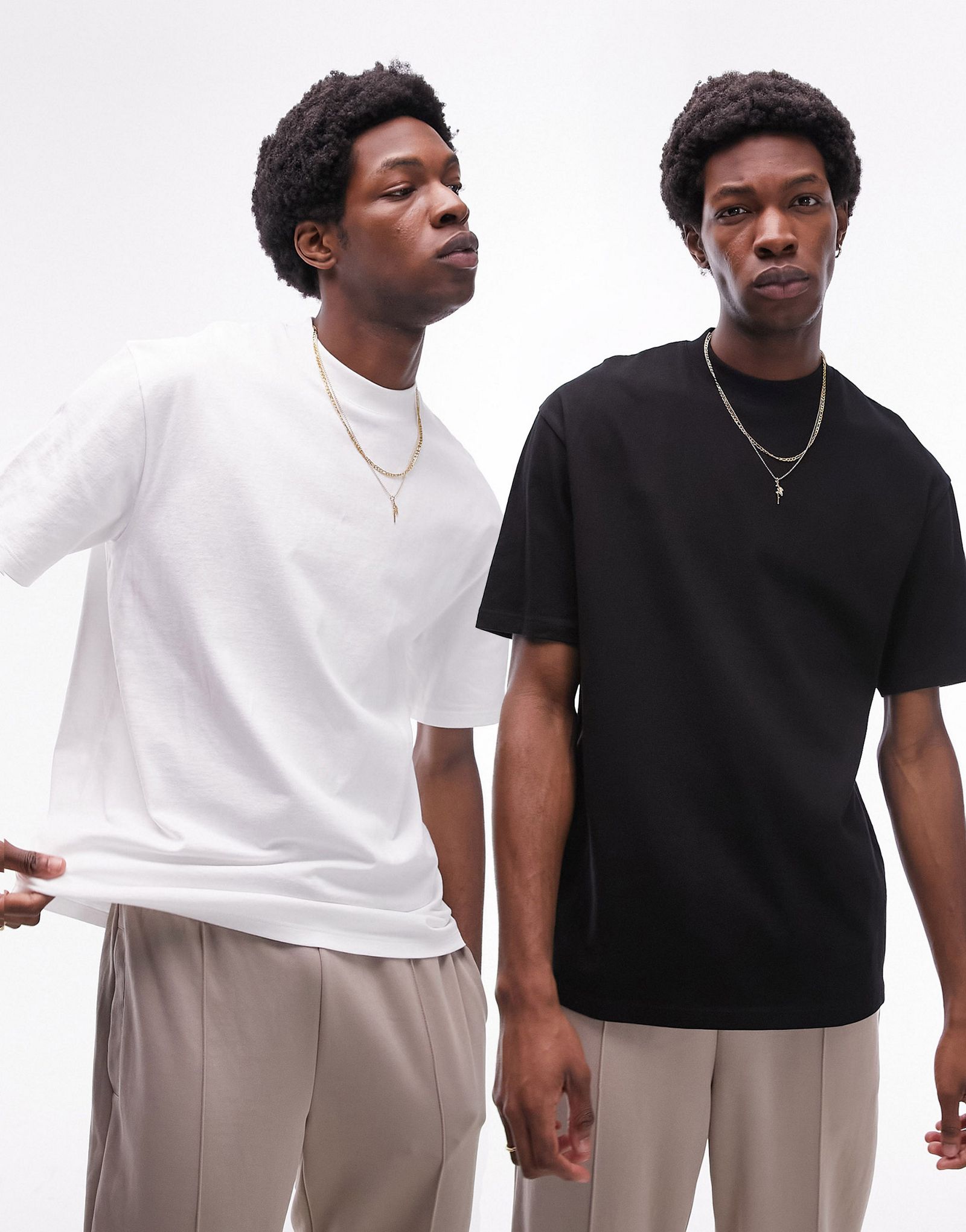 Комплект из двух футболок оверсайз Topman черного и белого цветов 8790₽