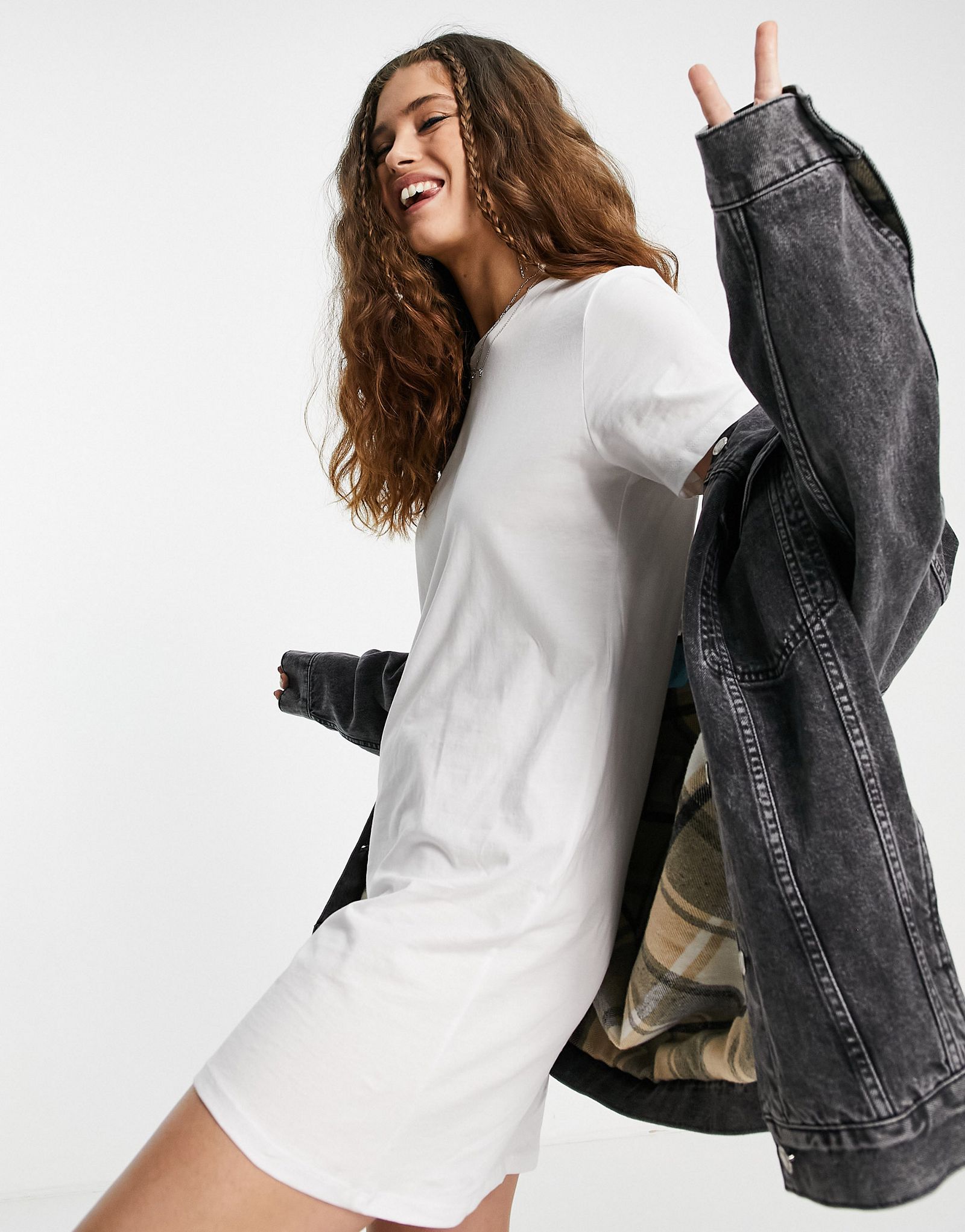 Только платье-майка белого цвета 4490₽