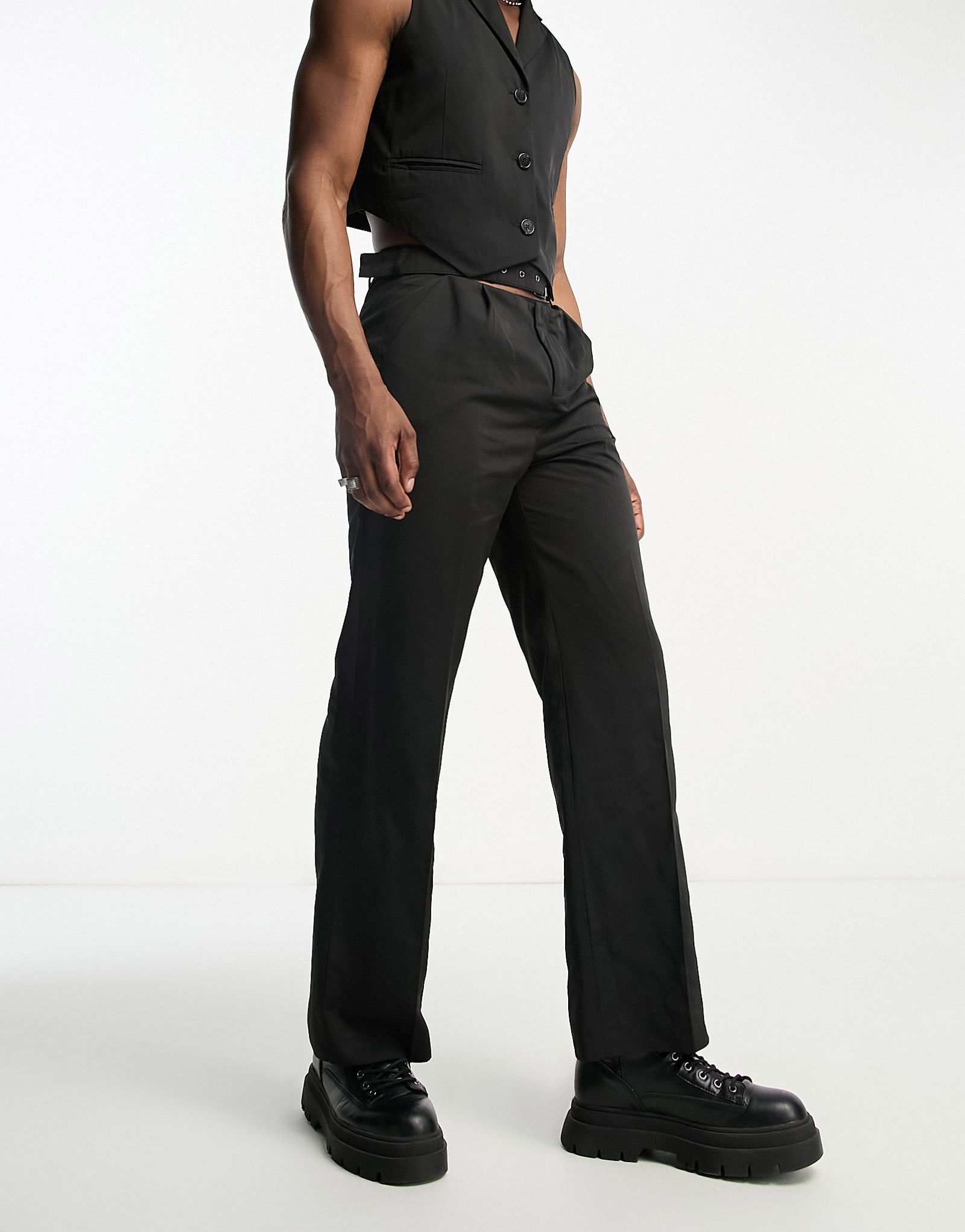 Прямые брюки COLLUSION с вырезом черного цвета - часть комплекта 12190₽