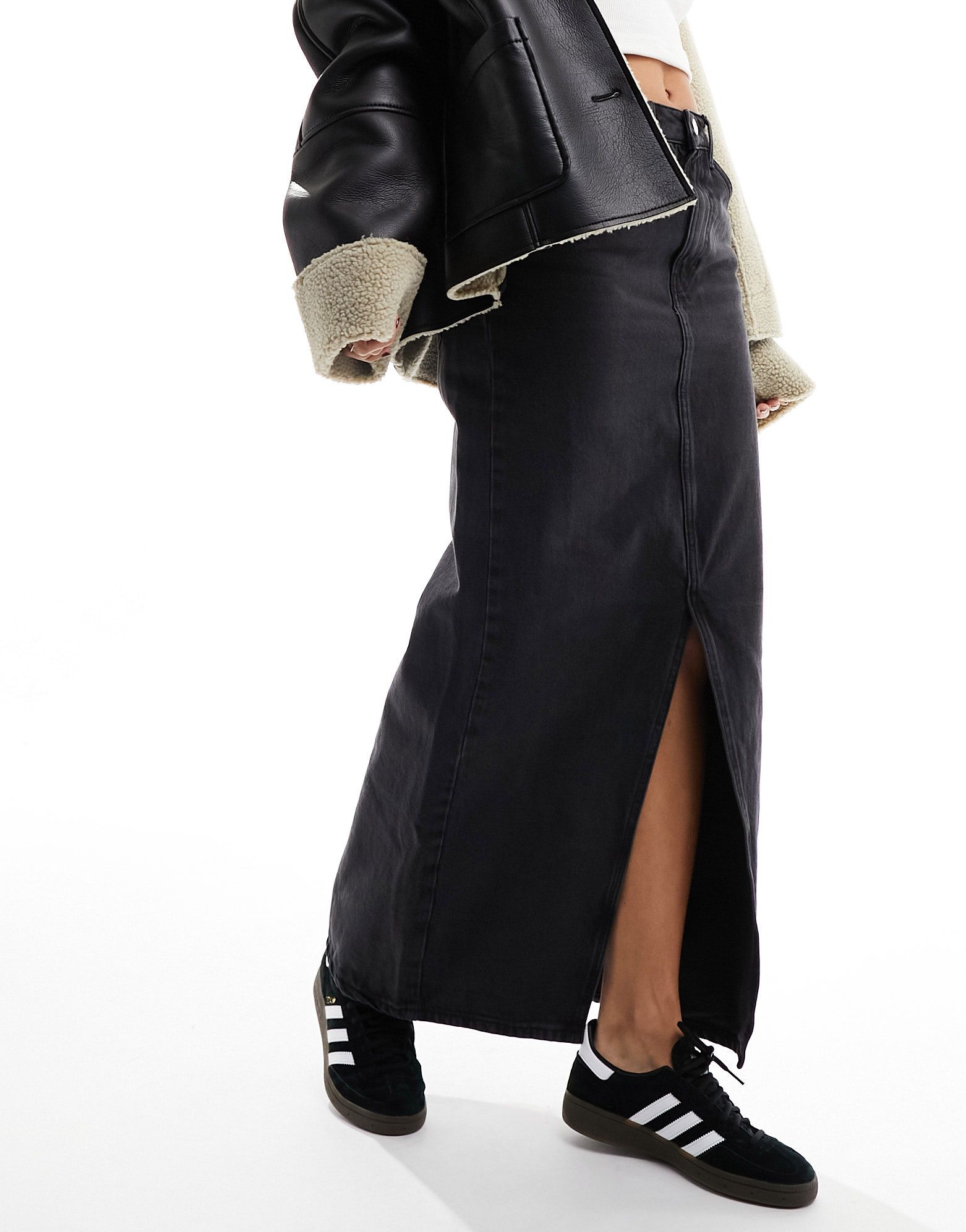 Черная джинсовая юбка макси Mango 12590₽