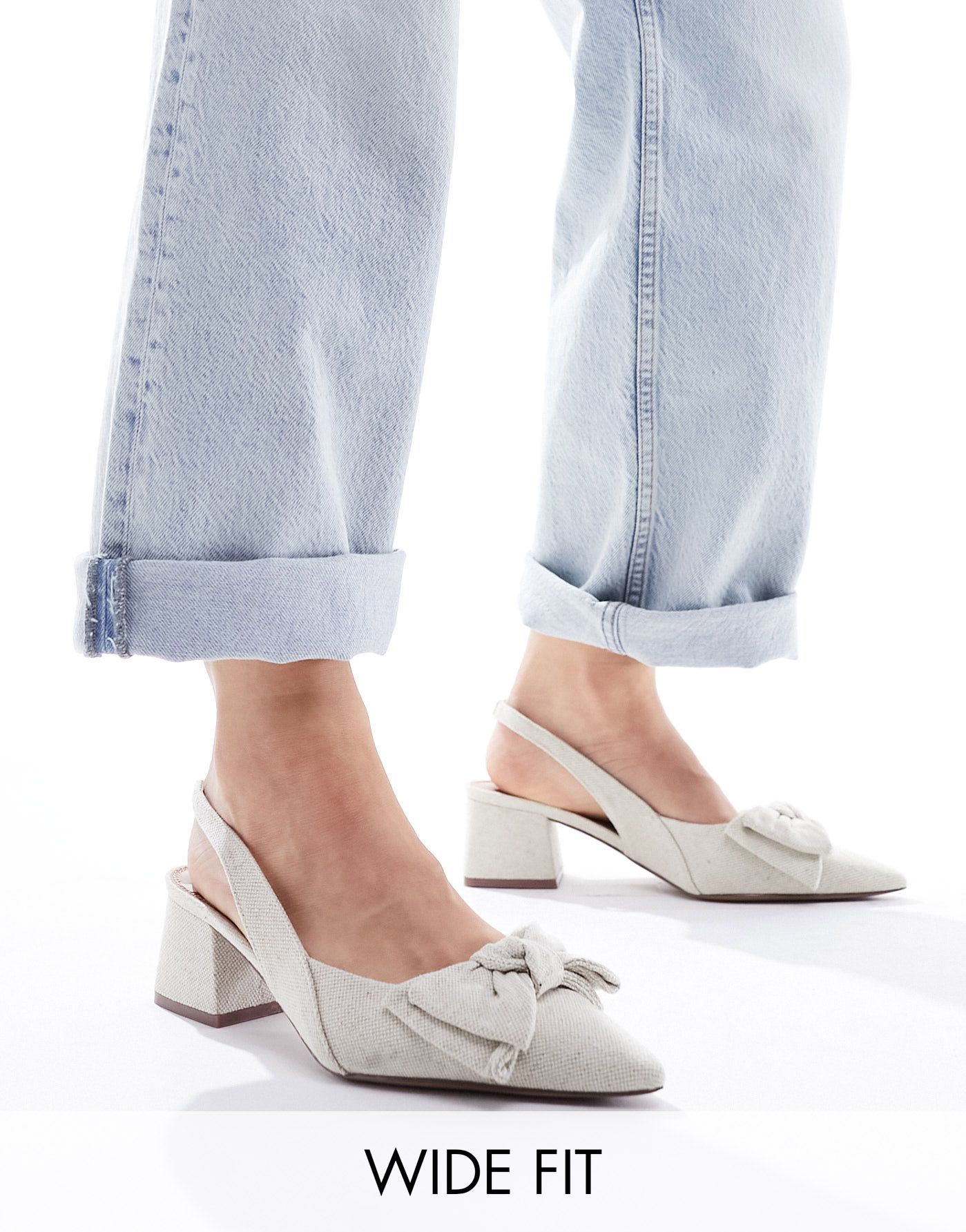 Туфли на среднем каблуке ASOS DESIGN Wide Fit Symphony из натуральной ткани с открытой пяткой и бантом 4490₽