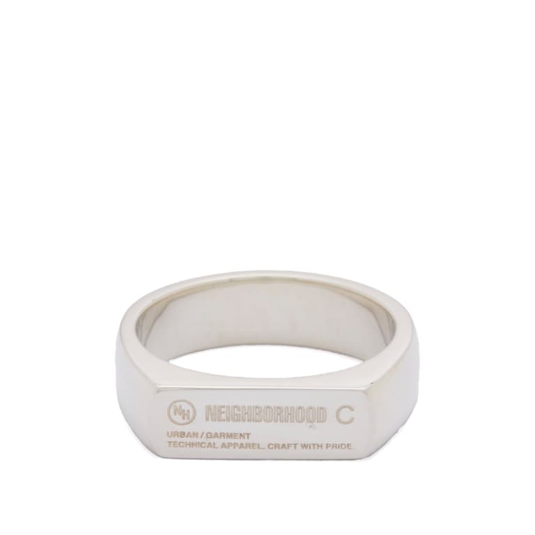 Серебряное кольцо с печаткой по соседству 33290₽