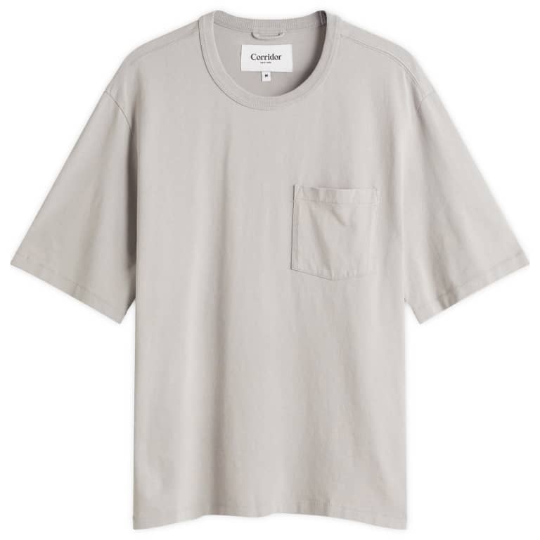 Футболка с краской для одежды в коридоре 13090₽