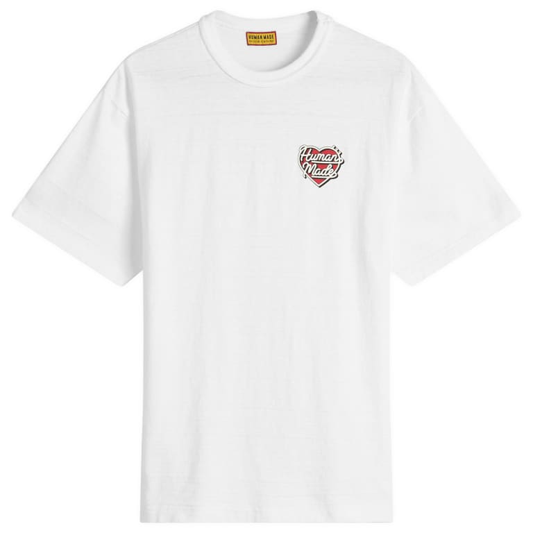 Футболка с изображением сердца, сделанная человеком