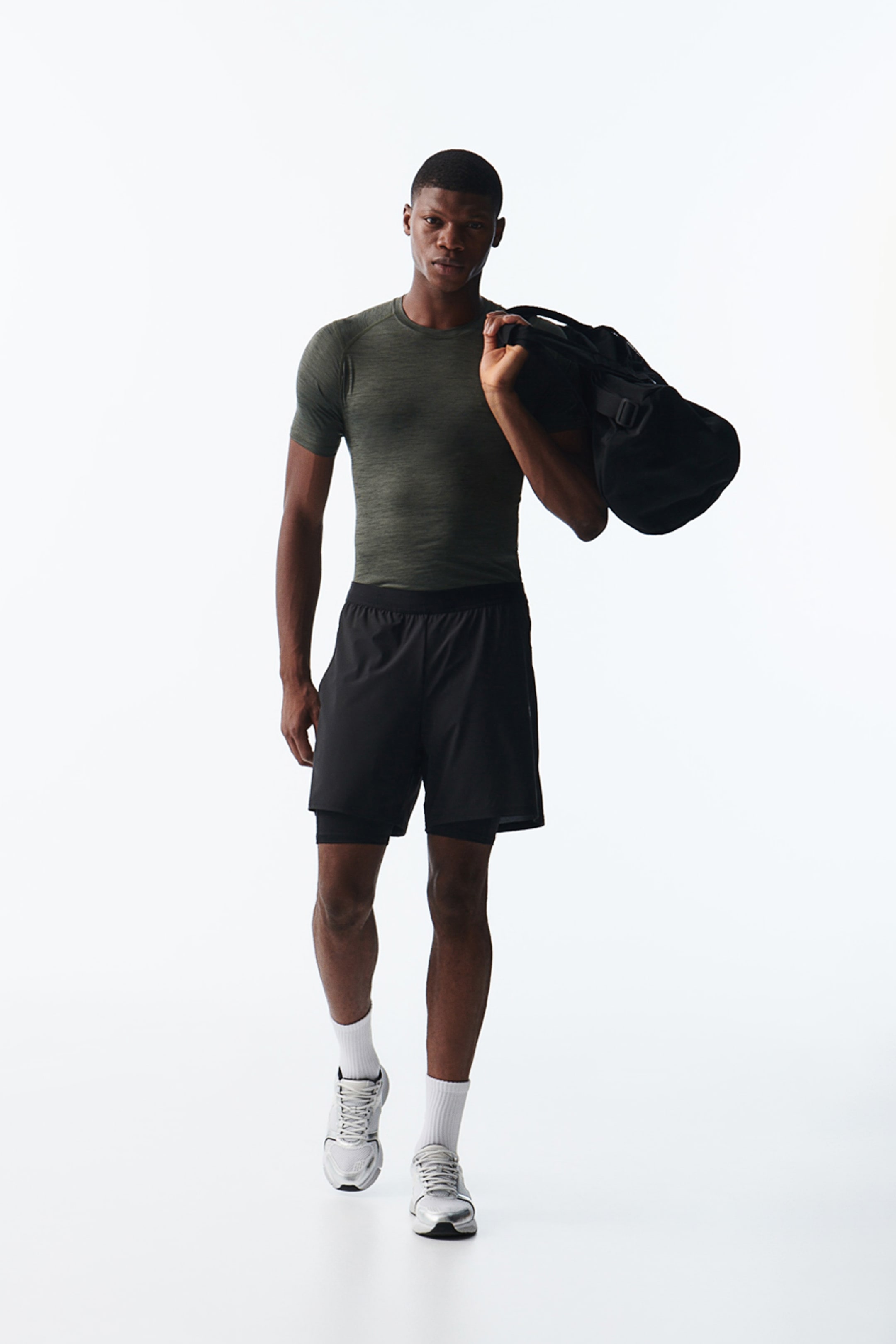 Спортивная рубашка H-M Muscle Fit в DryMove 3390₽