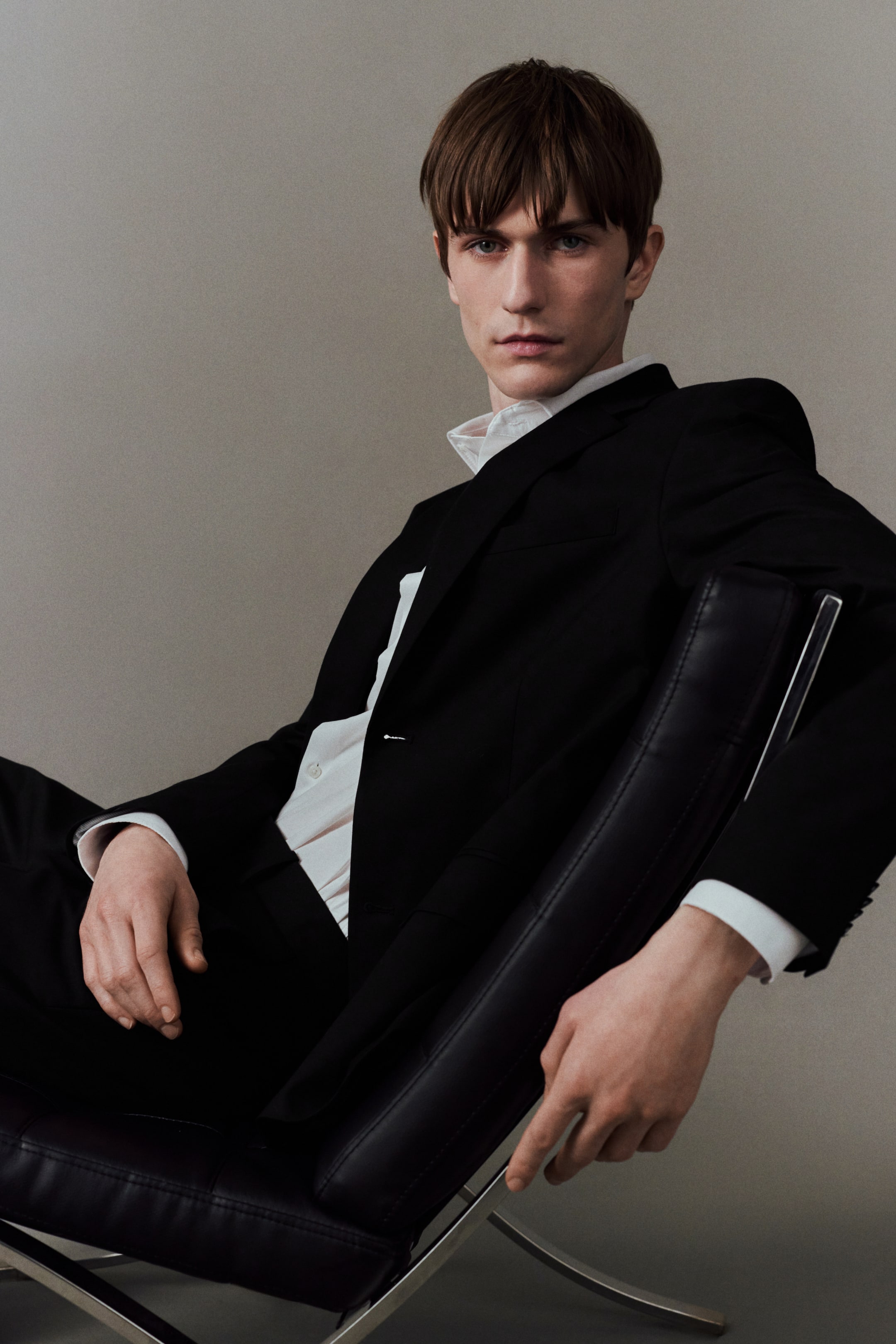 Однобортный пиджак зауженного кроя от H-M 14390₽