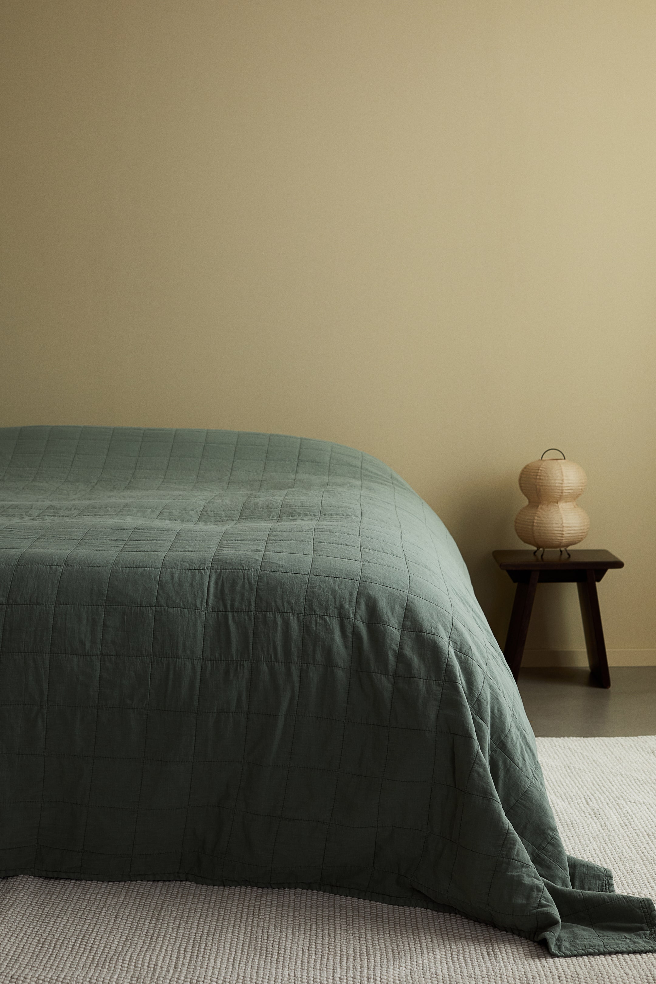 Стеганое покрывало H-M на кровать 17190₽