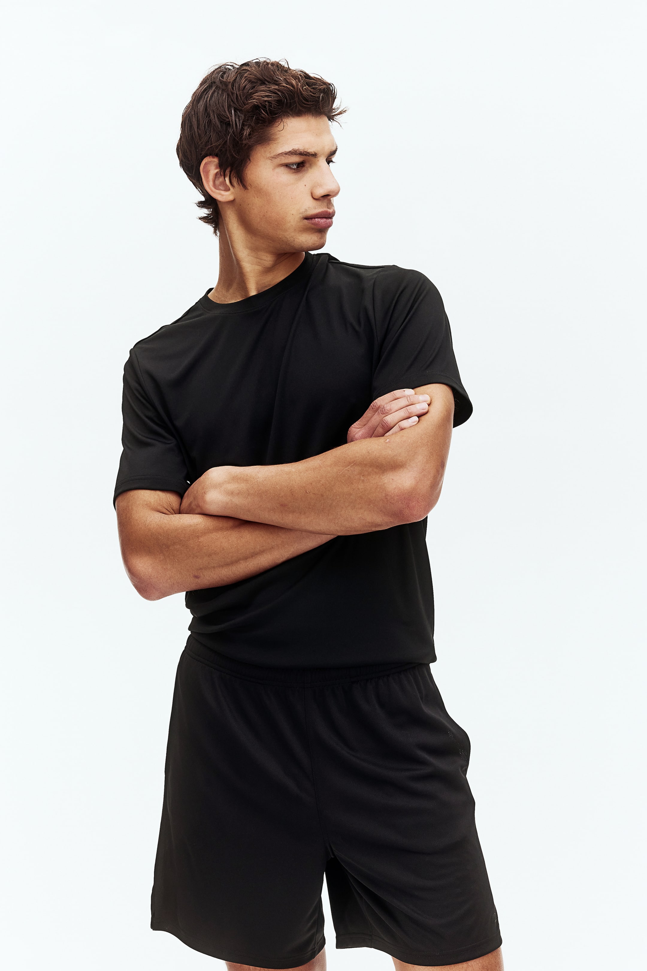 Короткие спортивные шорты H-M 2890₽