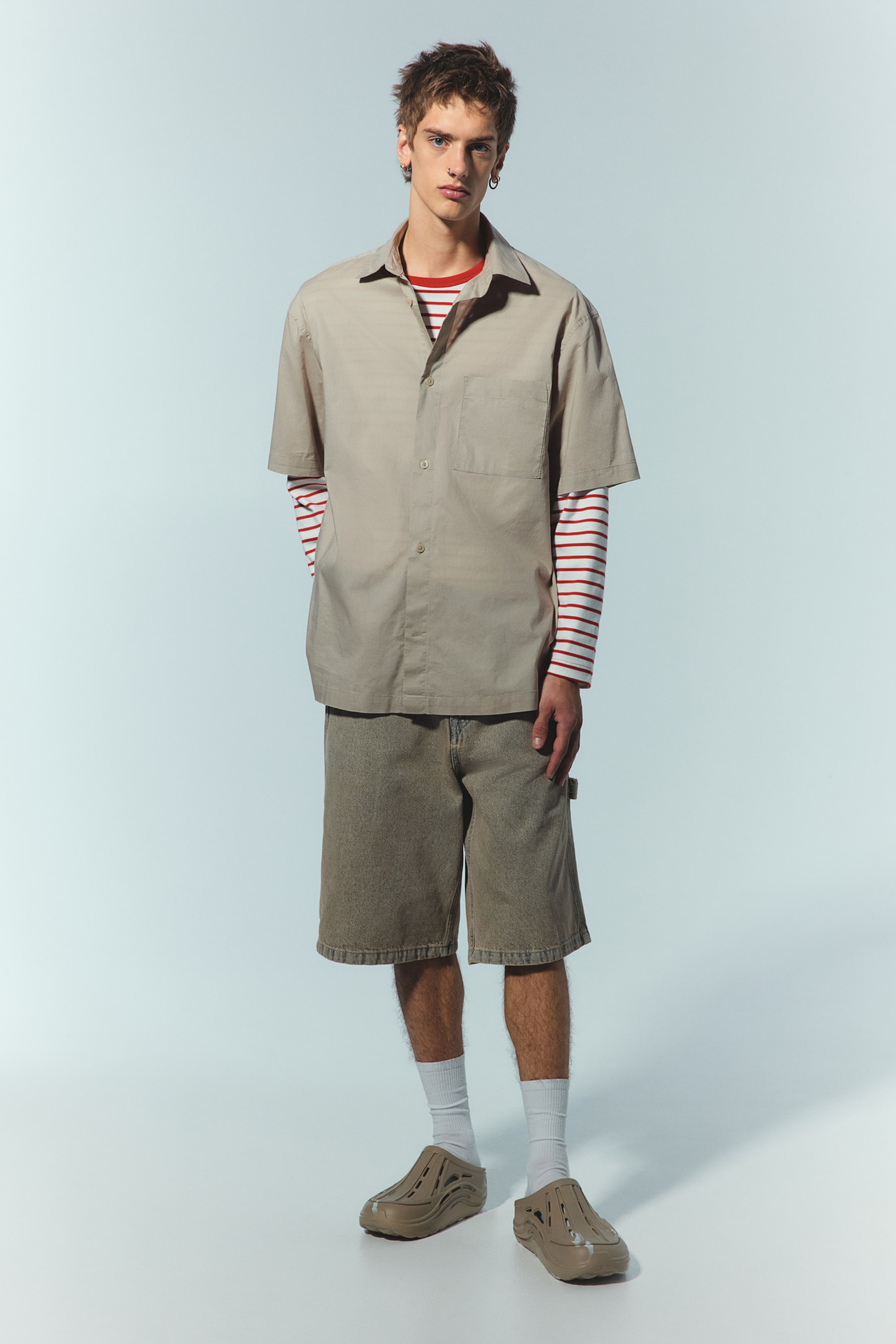 Рубашка свободного кроя с коротким рукавом от H-M 3390₽