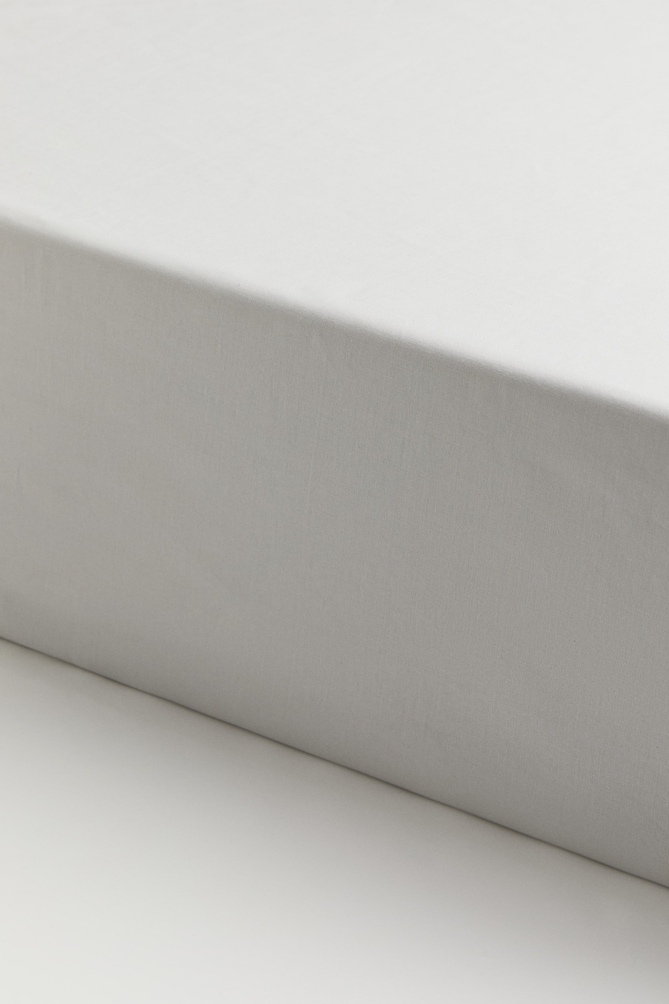 Хлопчатобумажная простыня в обтяжку от H-M 3390₽