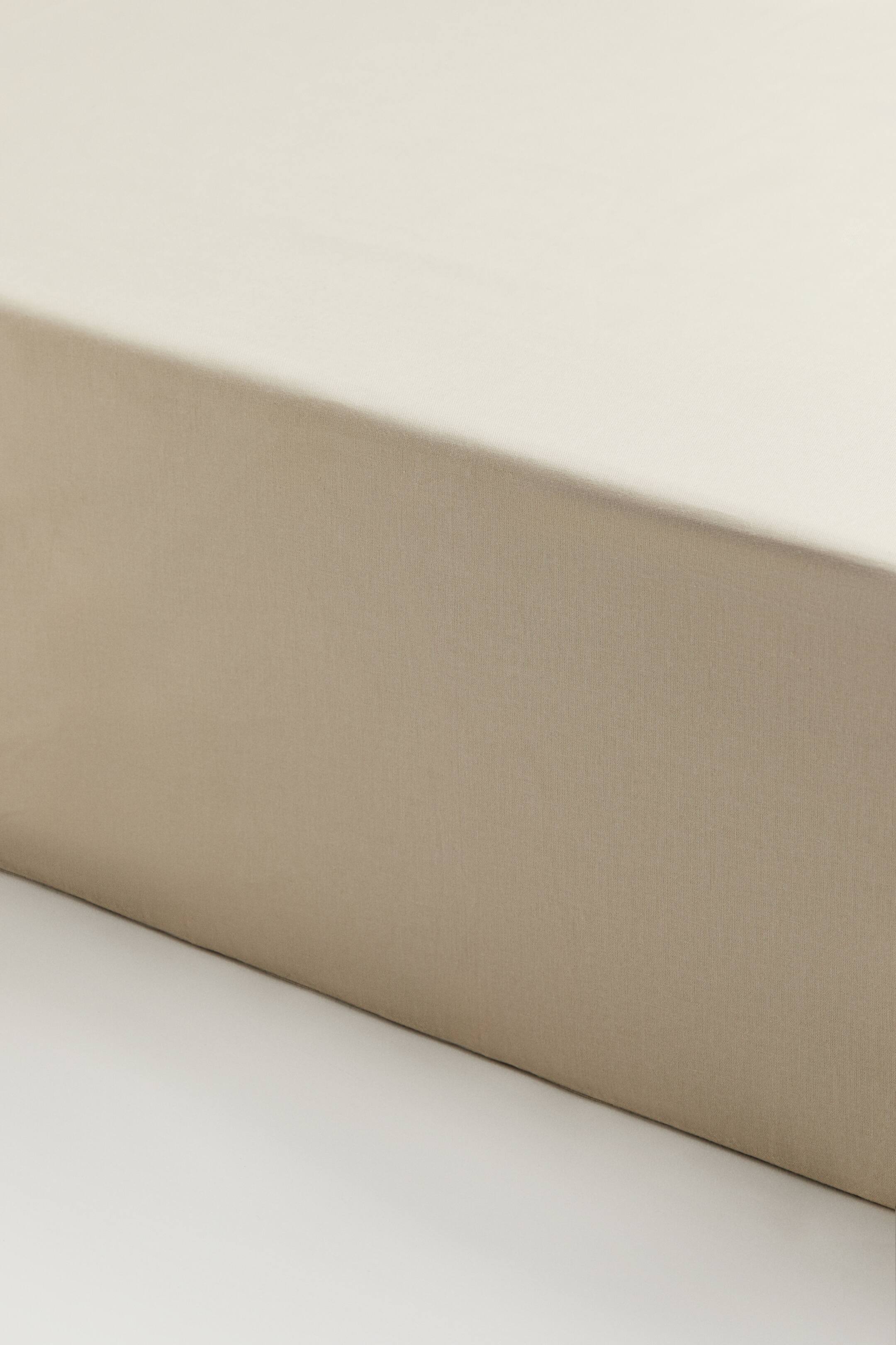 Хлопчатобумажная простыня в обтяжку от H-M 3790₽