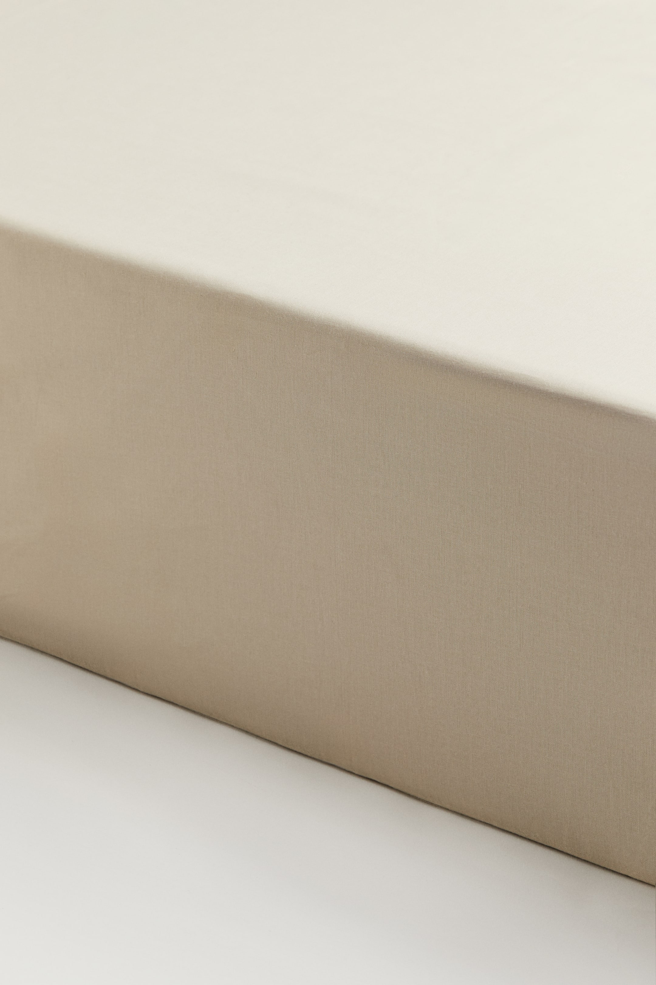 Хлопчатобумажная простыня в обтяжку от H-M 5690₽