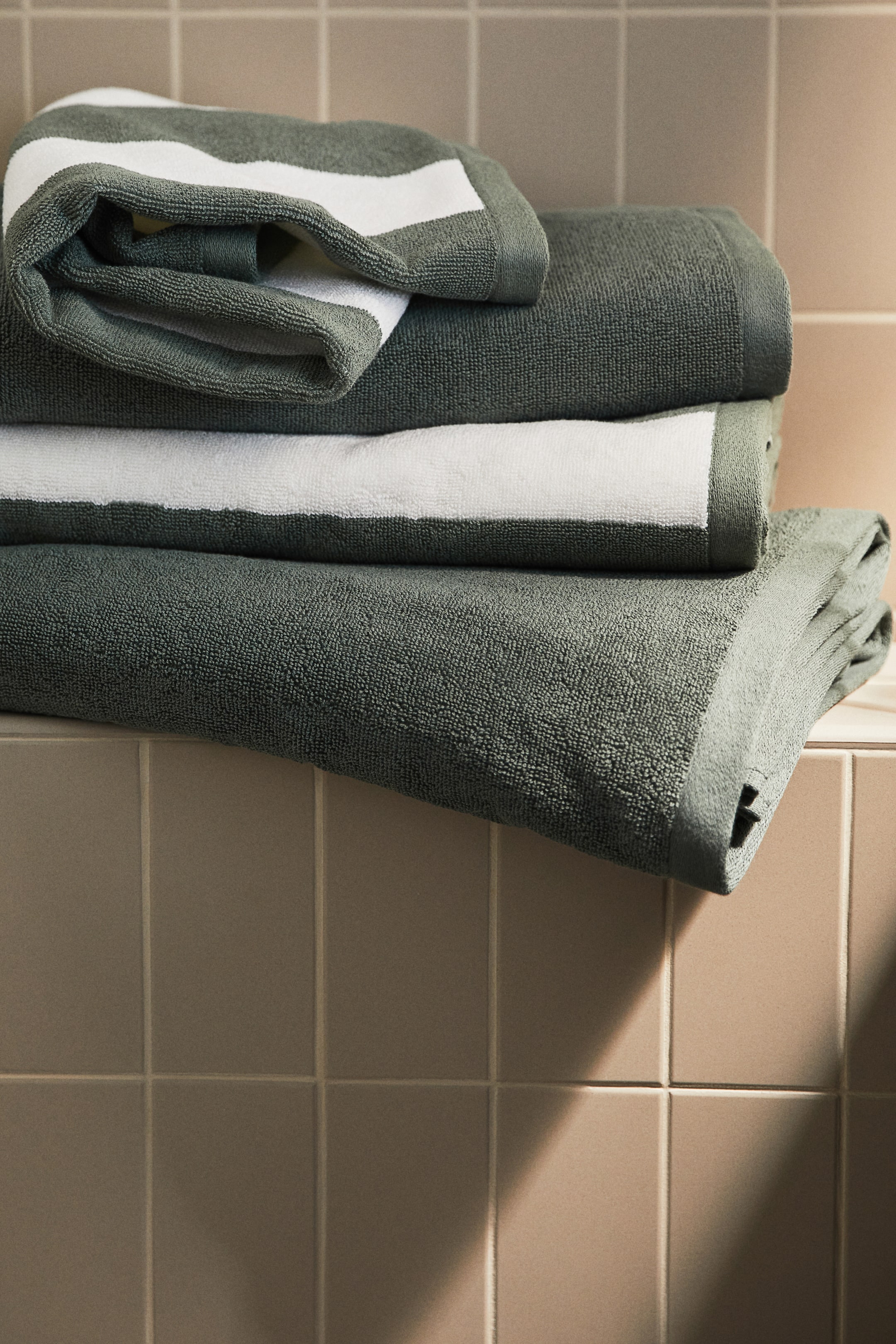 Махровая банная простыня H-M 3390₽