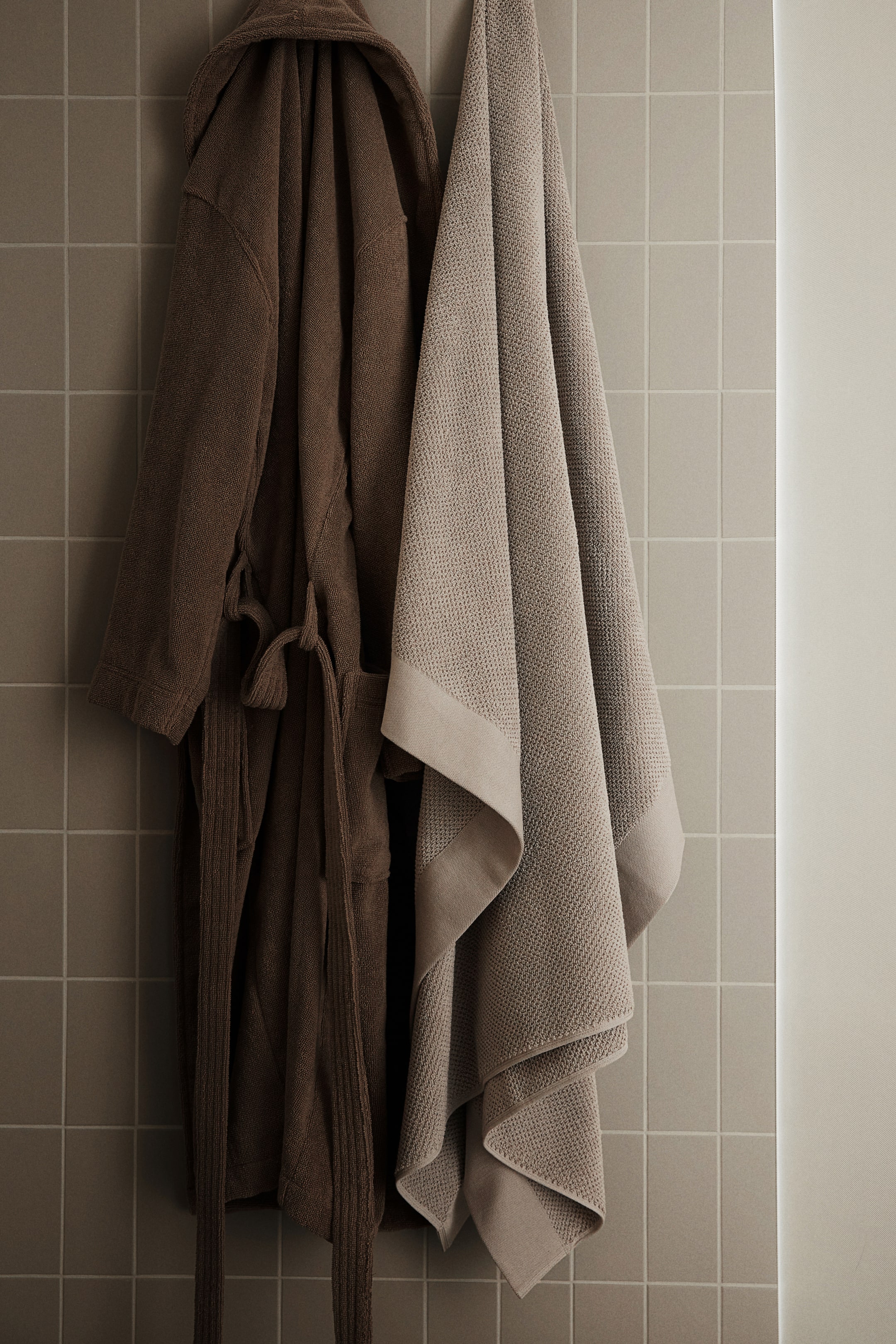 Махровая простыня из хлопка H-M для ванной 4790₽