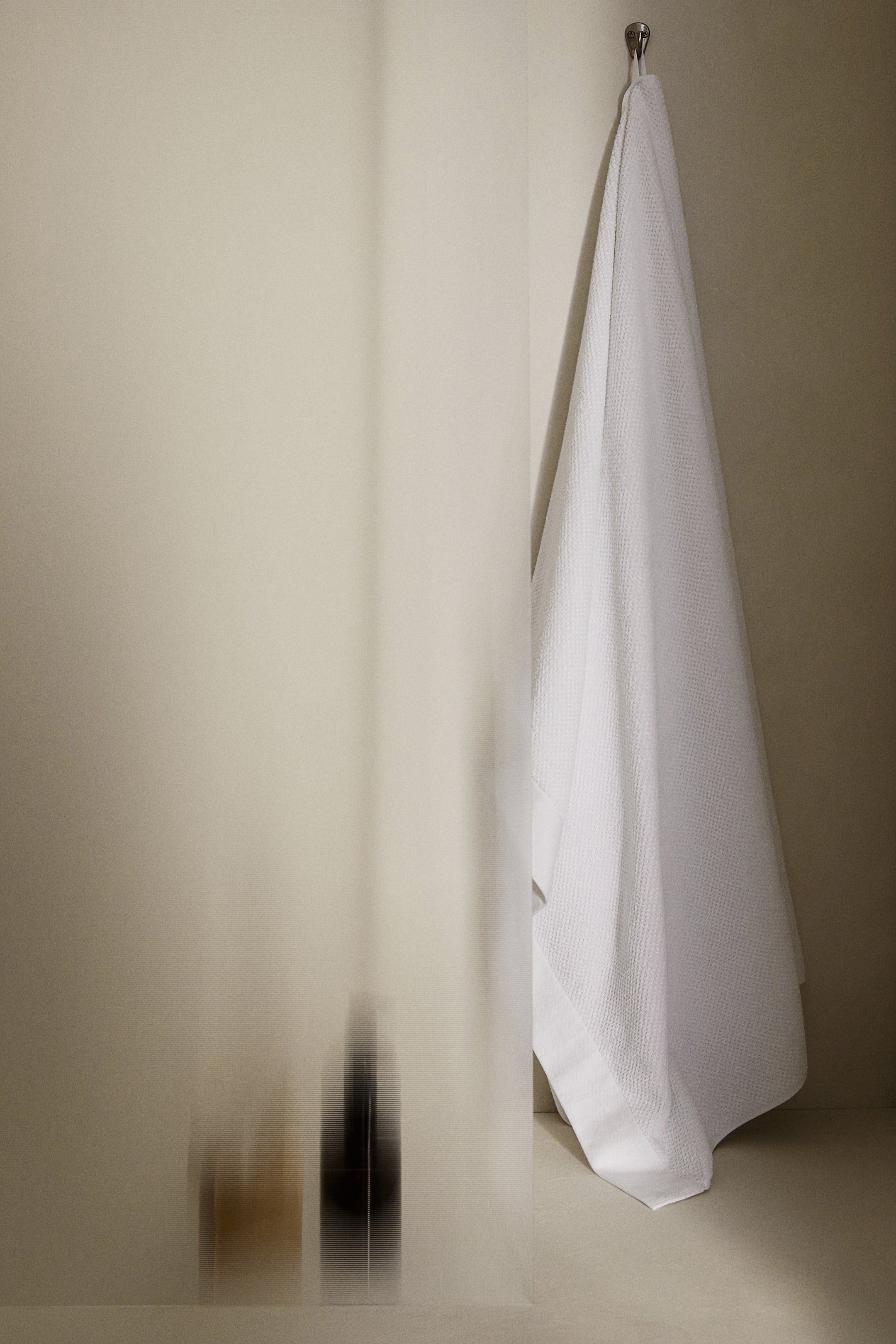 Махровая простыня из хлопка H-M для ванной 4790₽