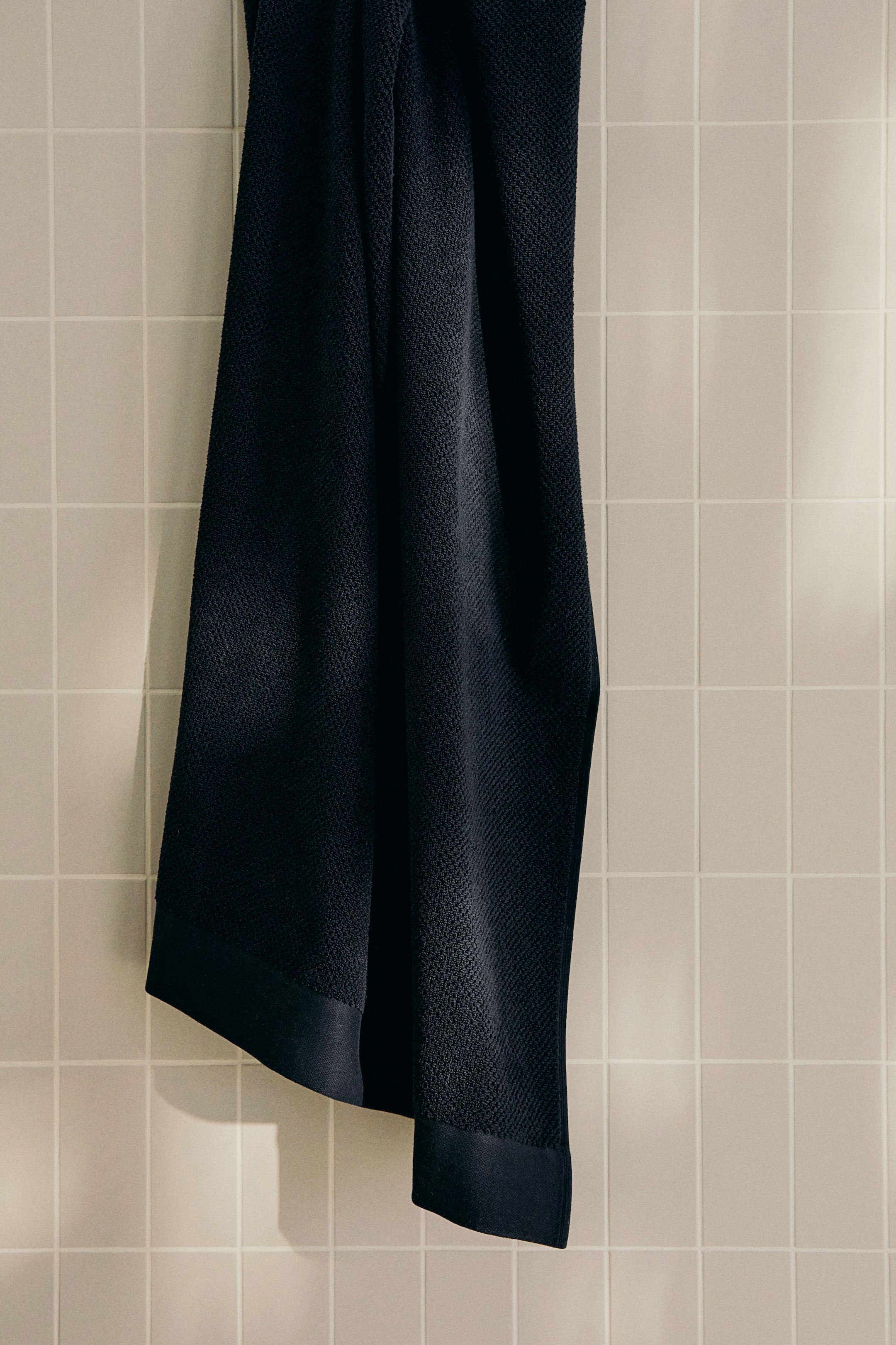 Махровая простыня из хлопка H-M для ванной 4790₽