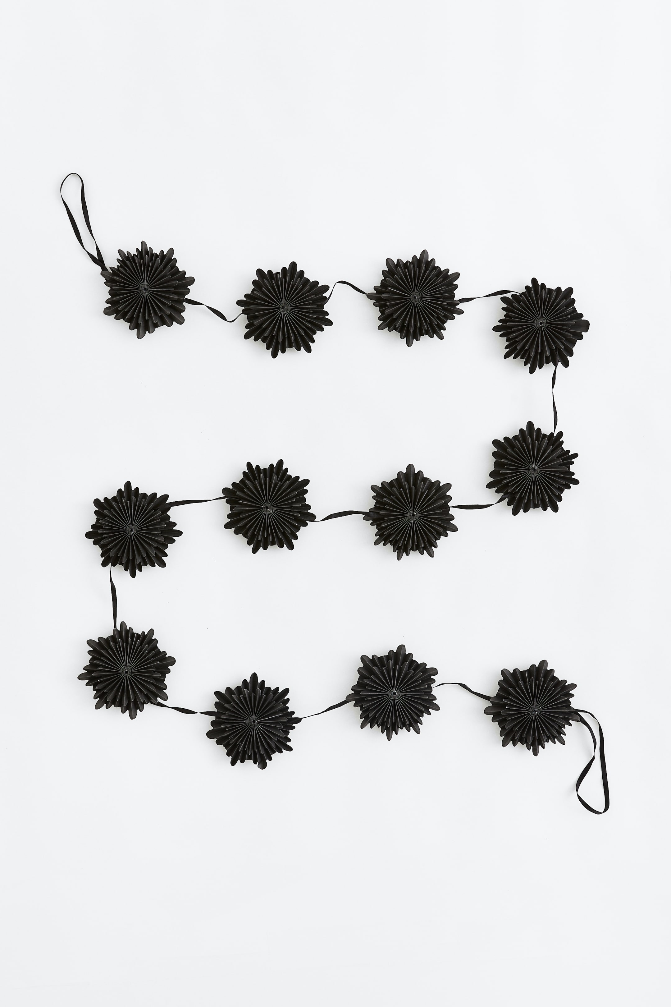 Цветочная гирлянда от H-M 1890₽