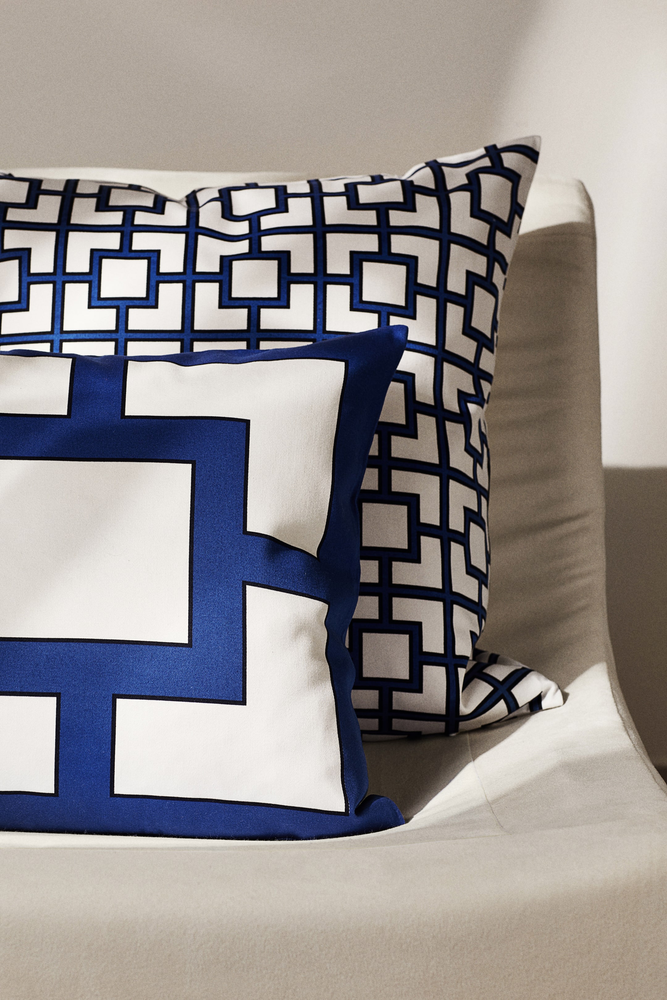 Атласные чехлы для подушек H-M в 2-х упаковках 5690₽