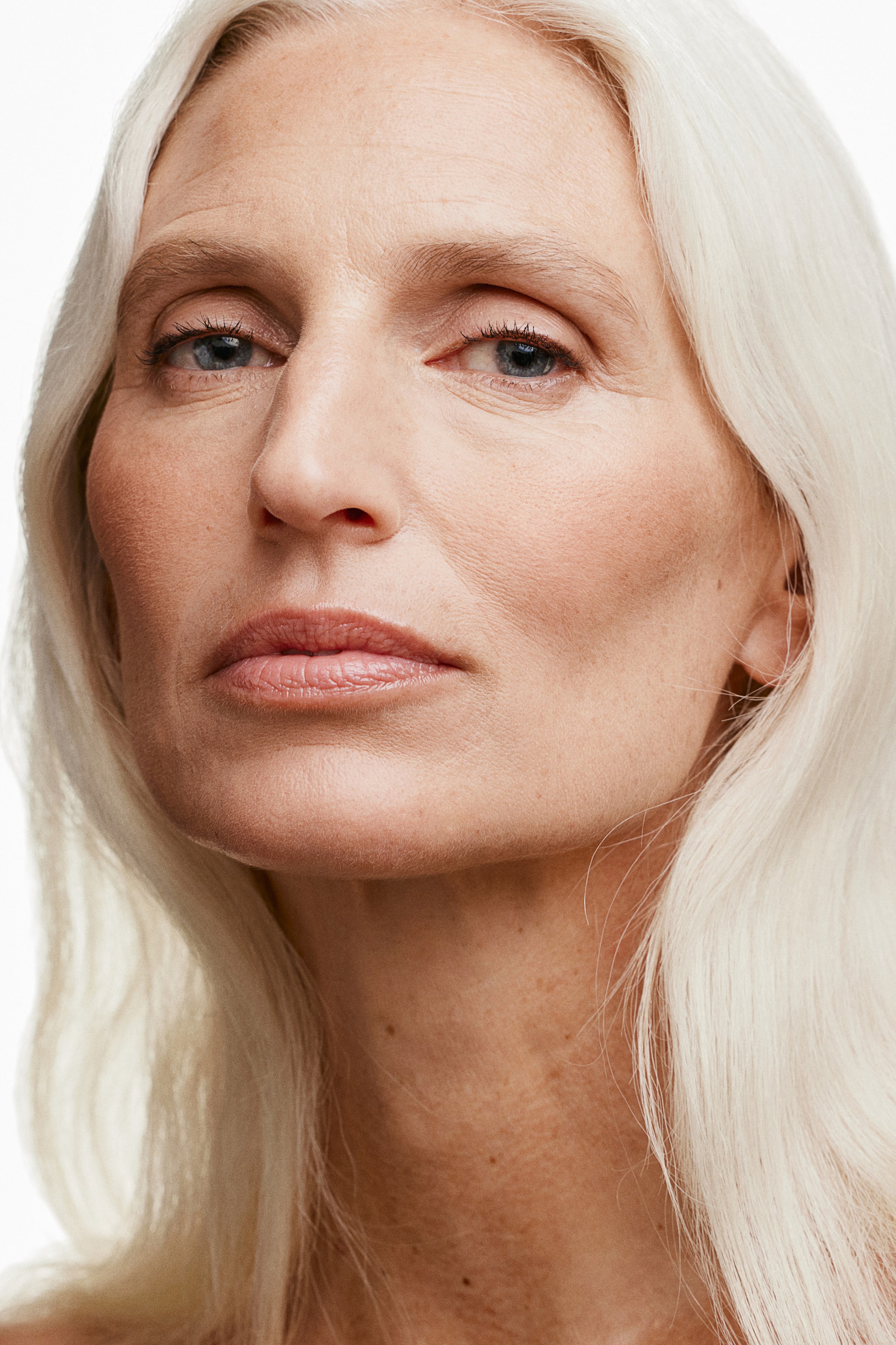 Румяна из прессованной пудры H-M 2090₽