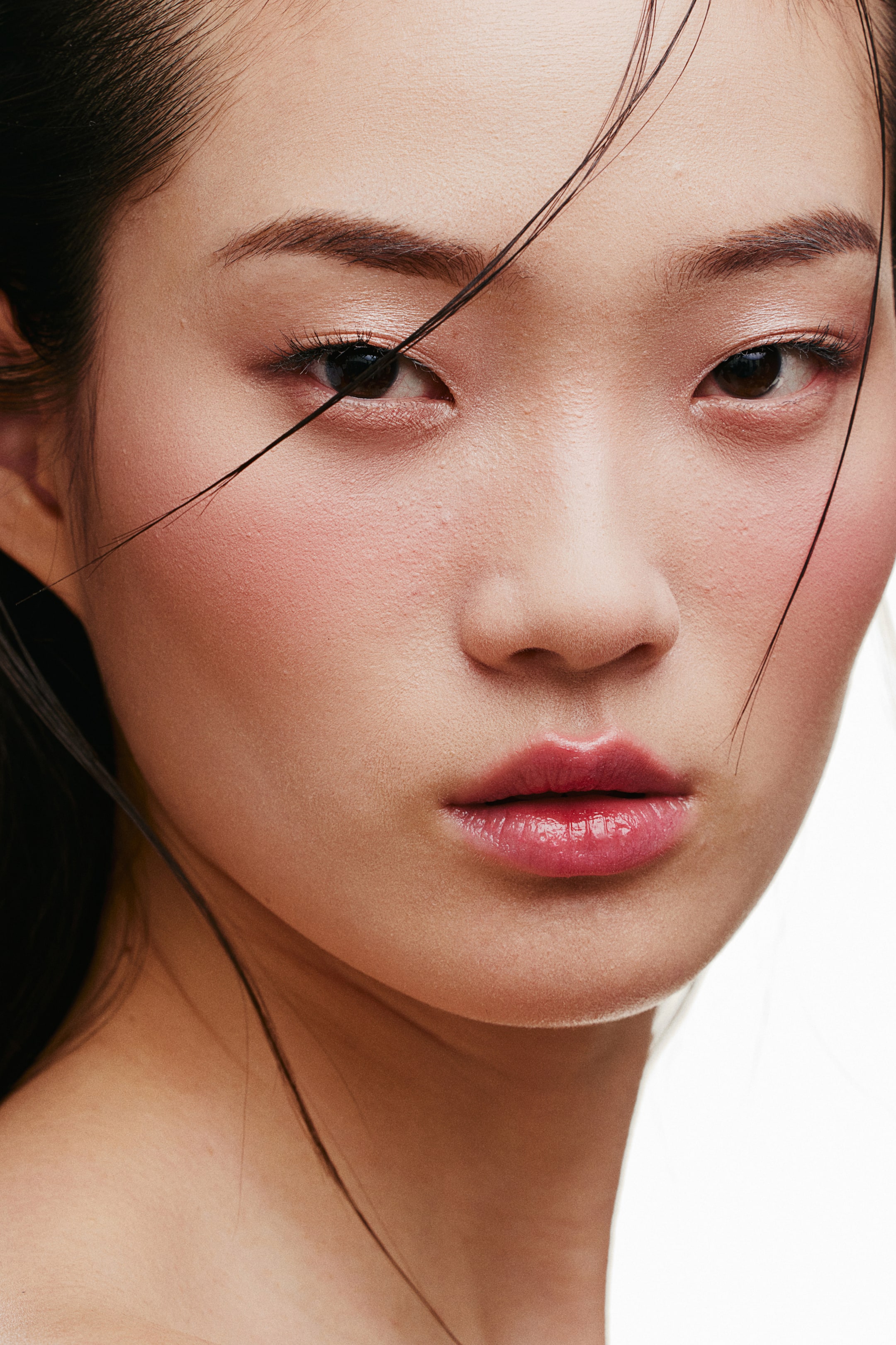 Румяна из прессованной пудры H-M 2090₽