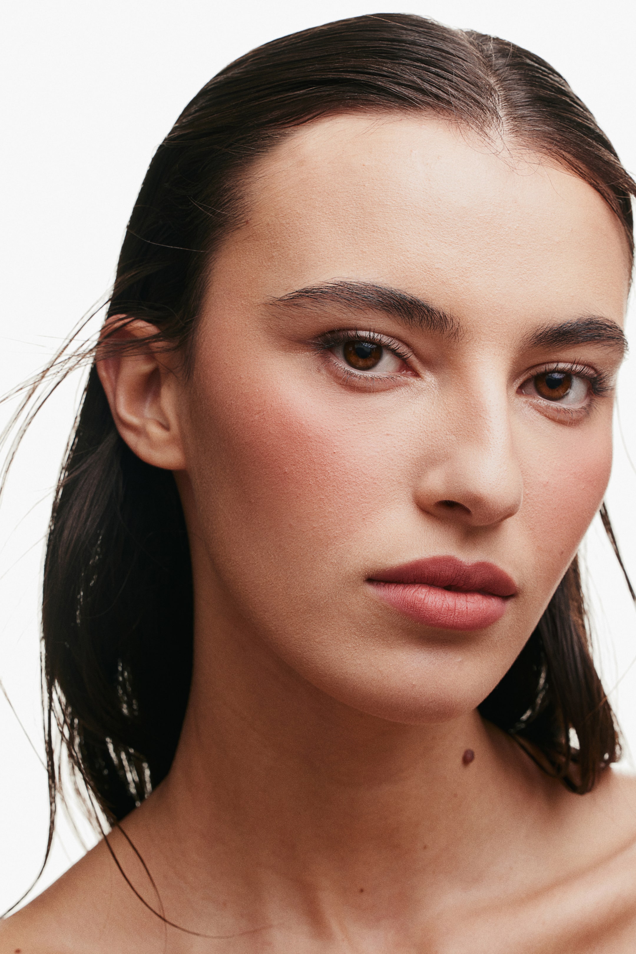 Румяна из прессованной пудры H-M 2090₽