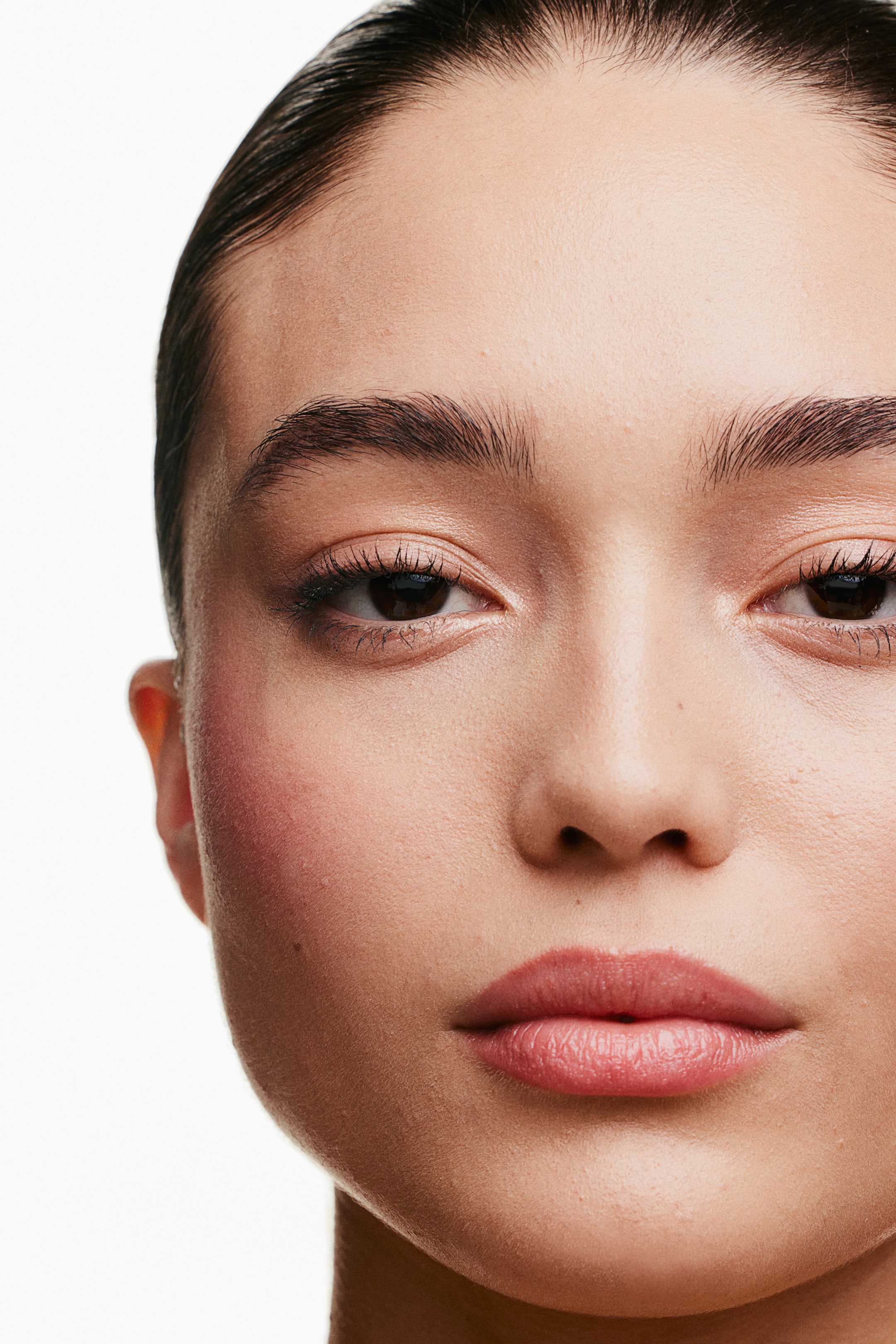 Румяна из прессованной пудры H-M 2090₽