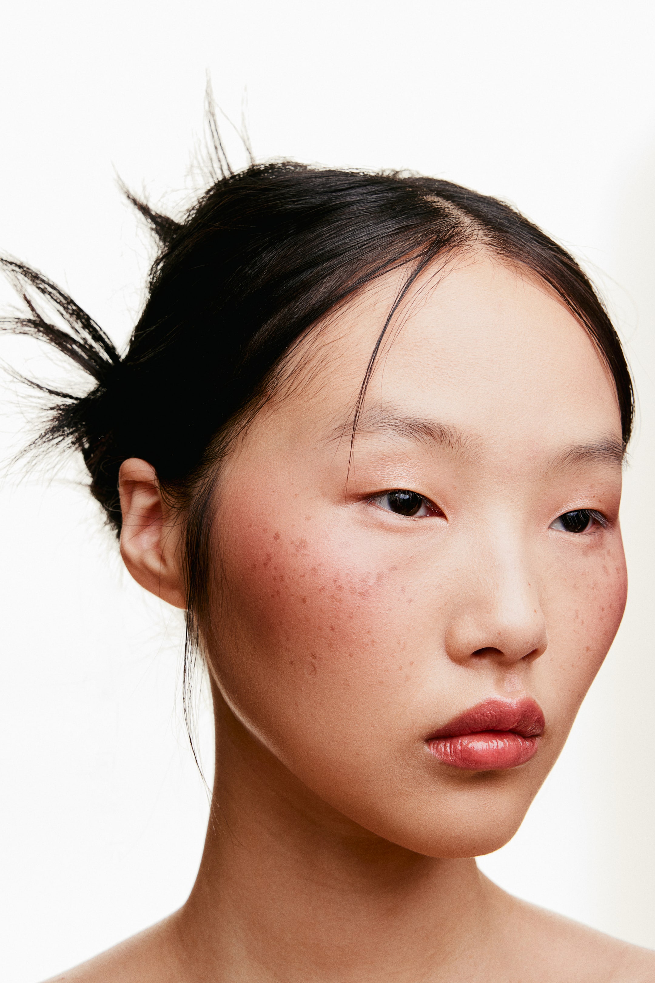 Румяна из прессованной пудры H-M 1490₽