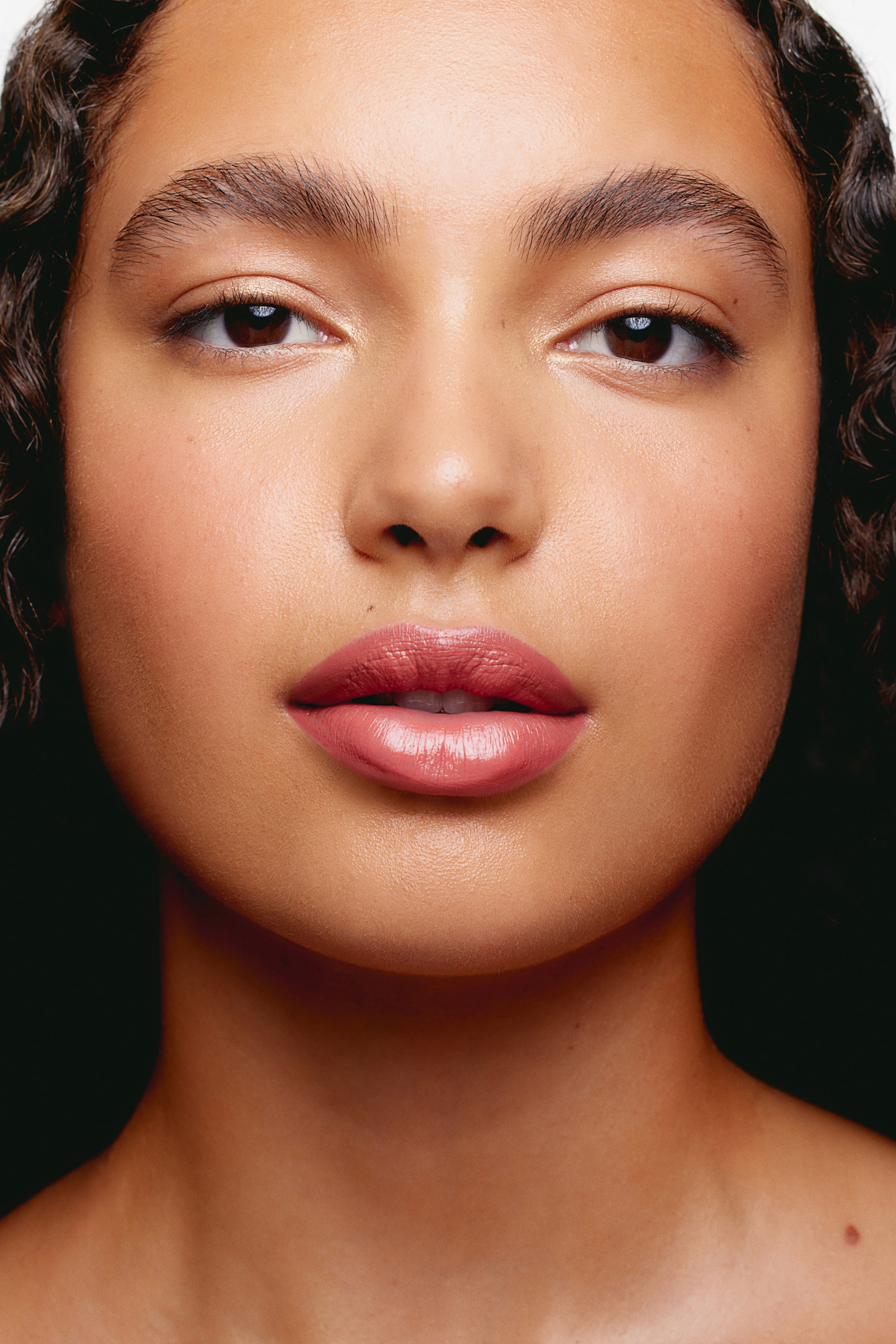 Атласная губная помада H-M 1590₽