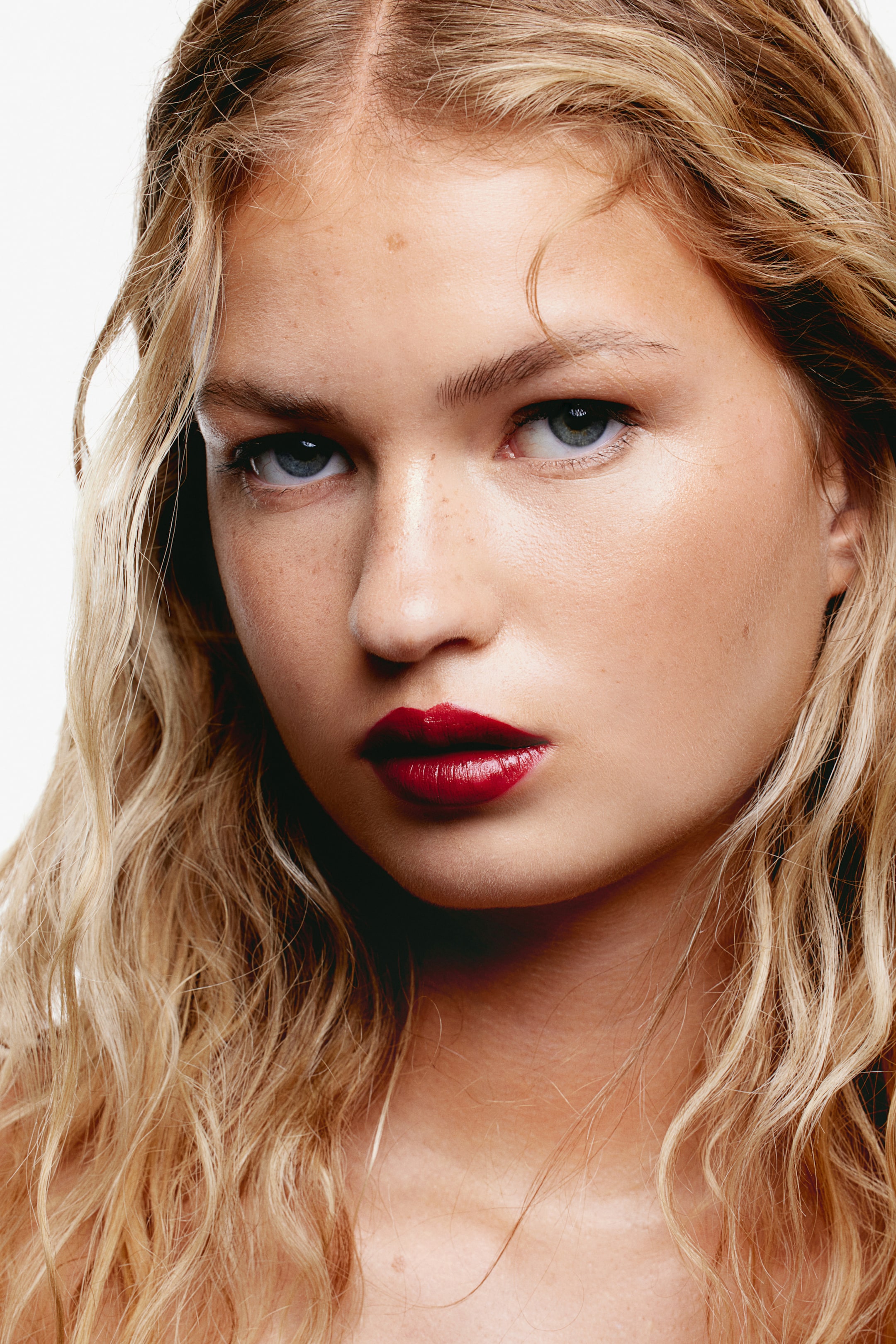 Атласная губная помада H-M 1590₽