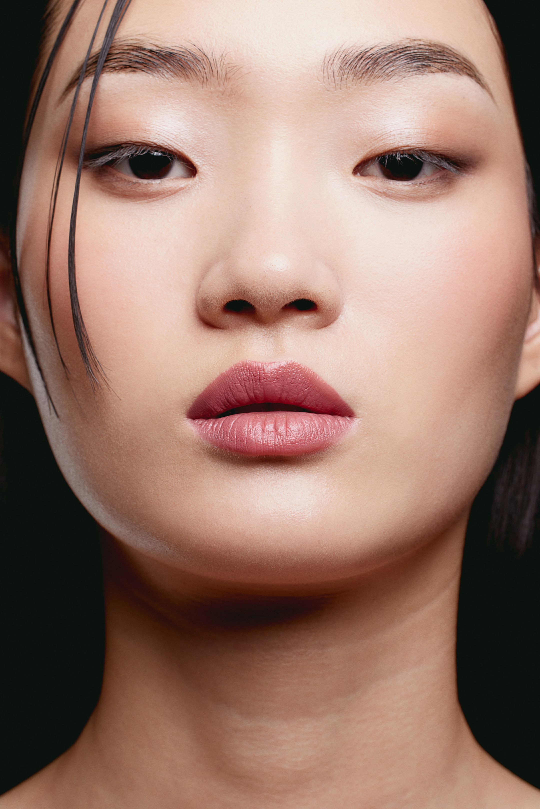 Атласная губная помада H-M 2890₽