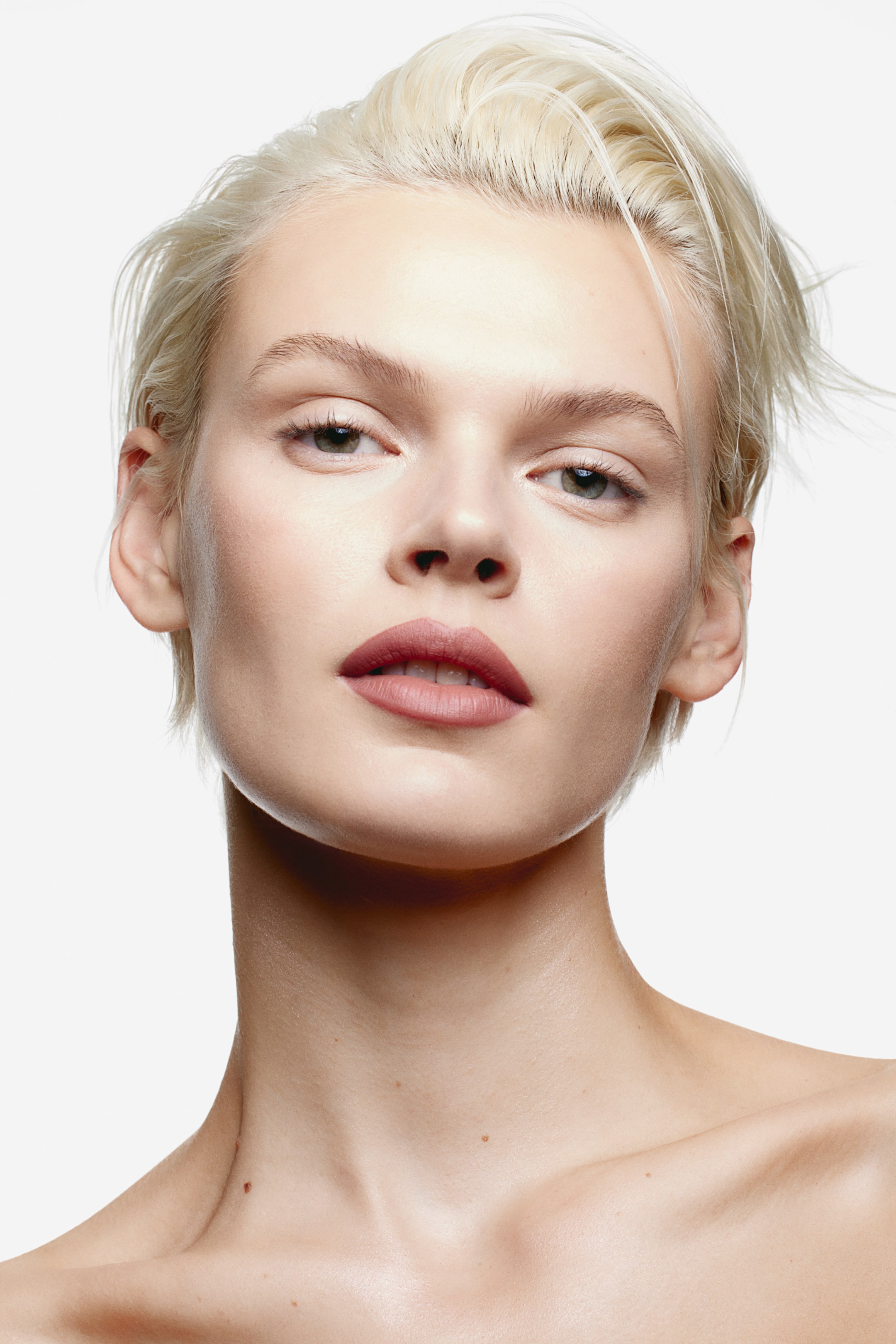 Матовая губная помада H-M 2890₽