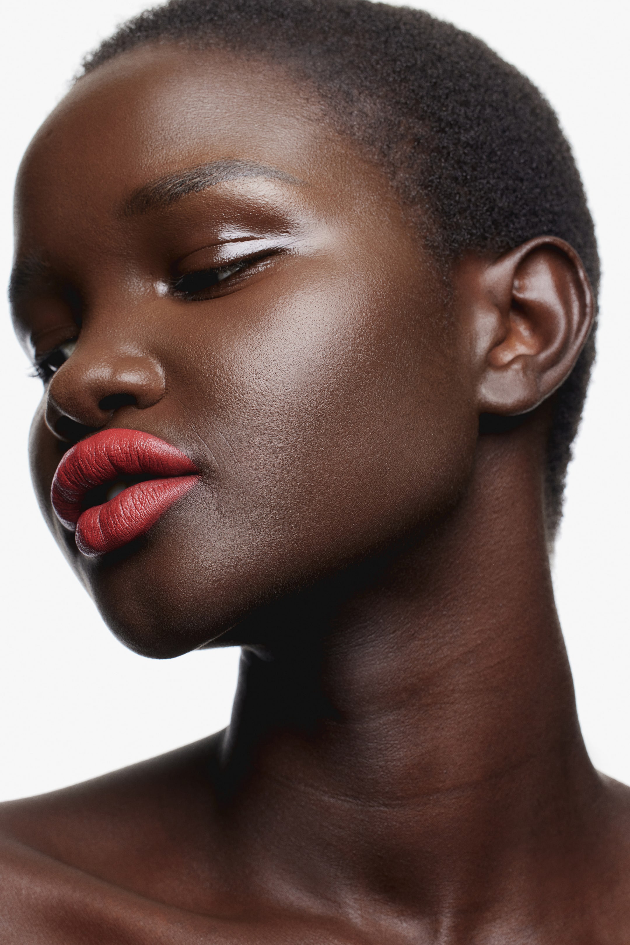 Матовая губная помада H-M 1590₽