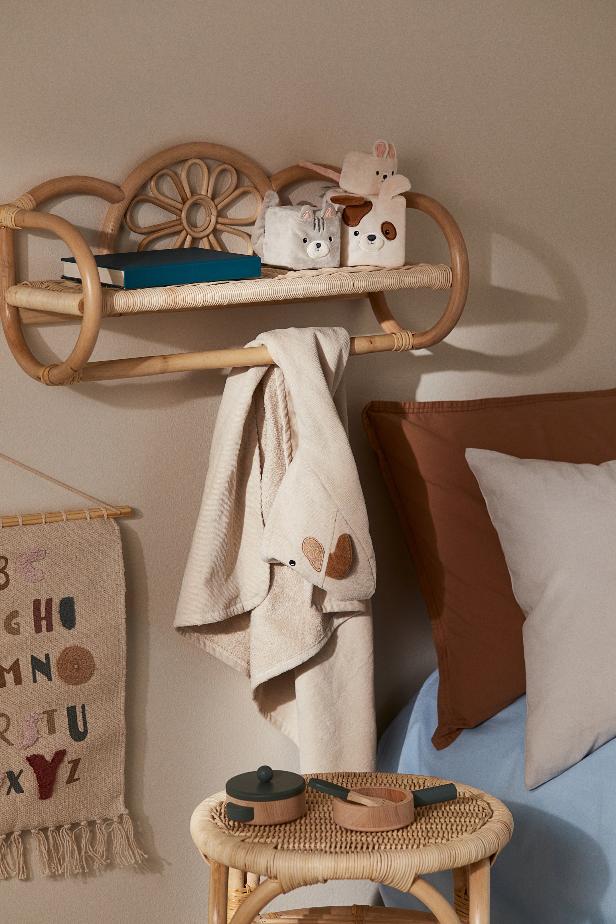 Настенный стеллаж из ротанга H-M 8590₽