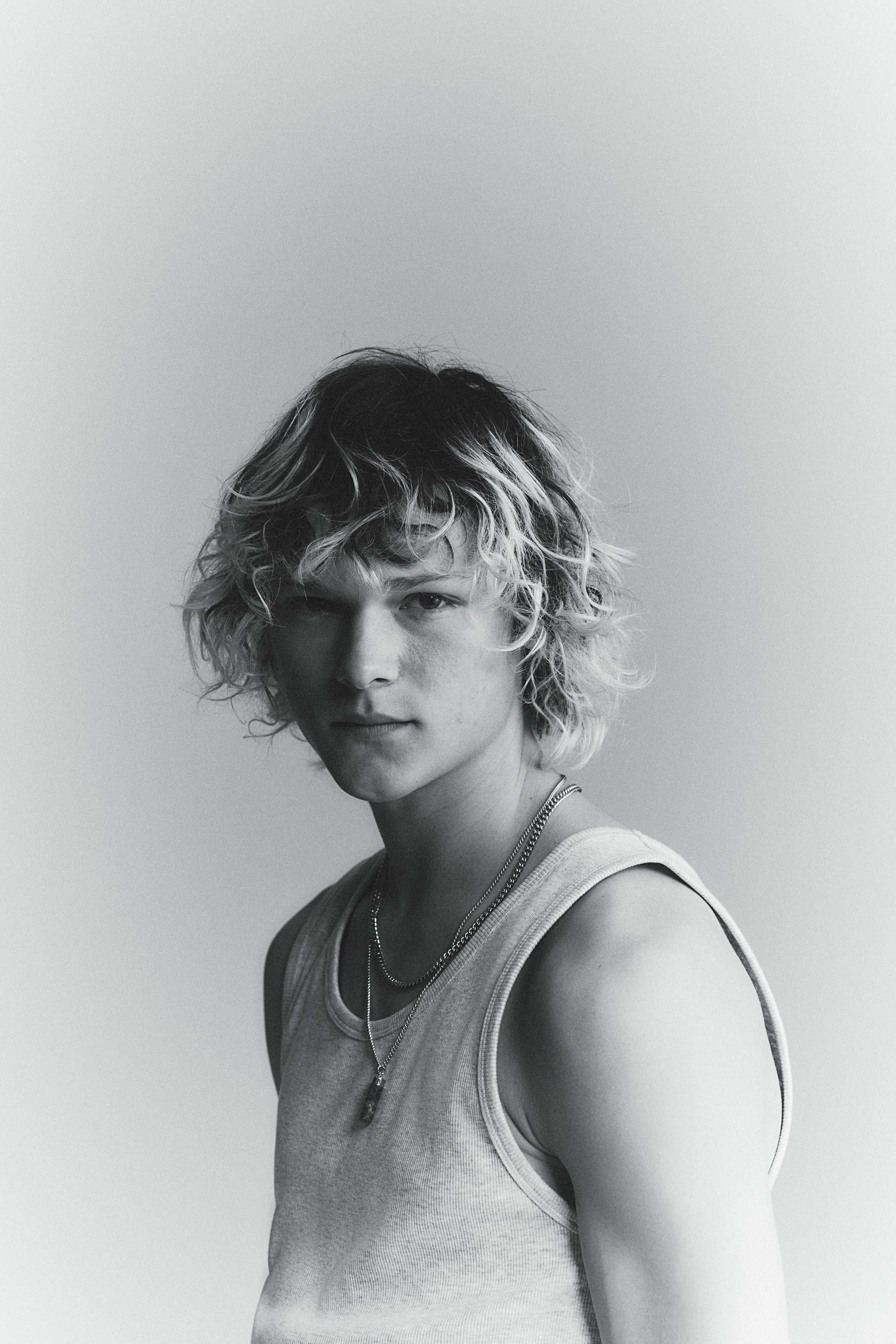 Облегающий топ на бретелях в рубчик от H-M 1990₽