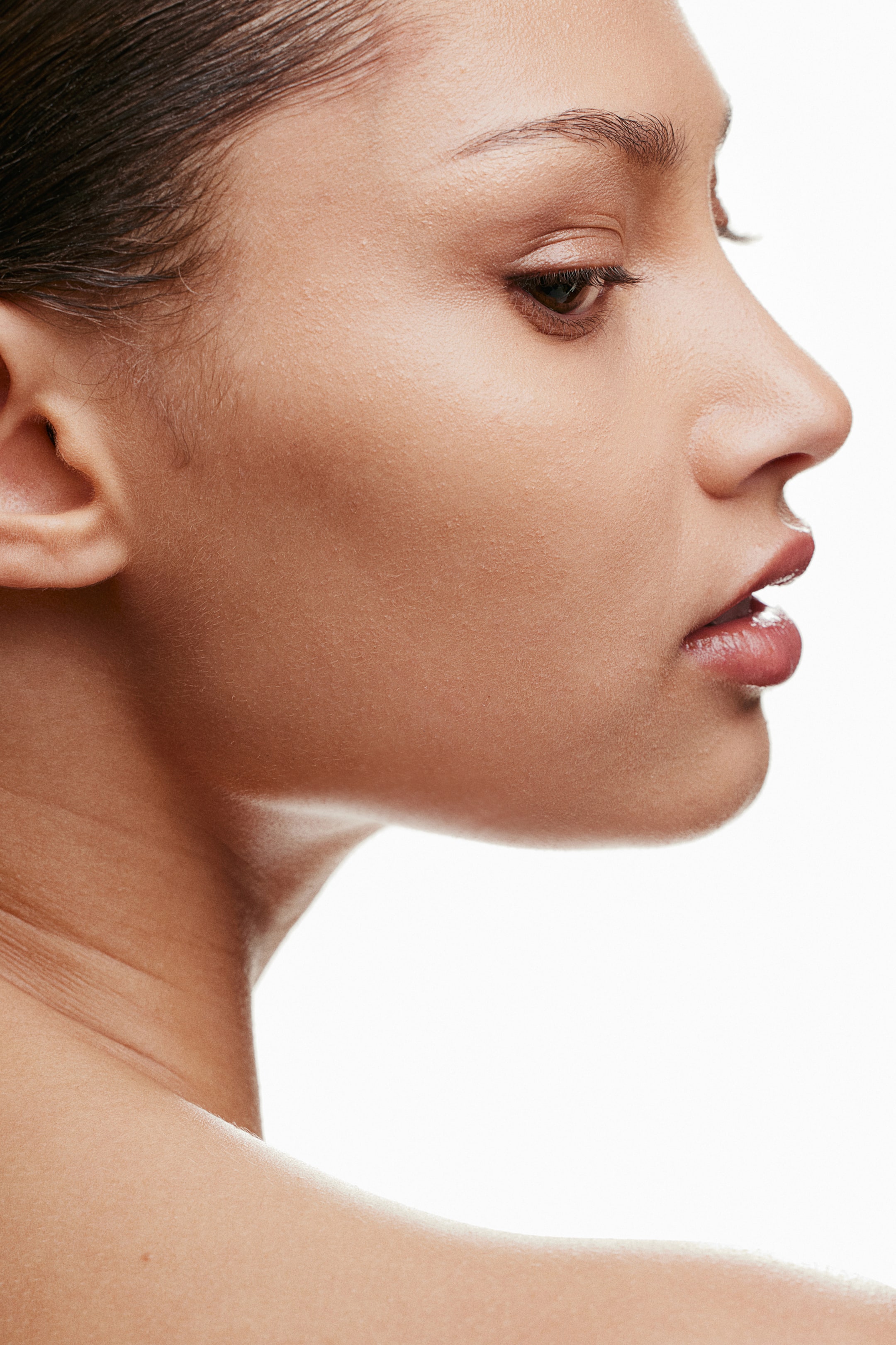 Тональный крем для улучшения состояния кожи от H-M