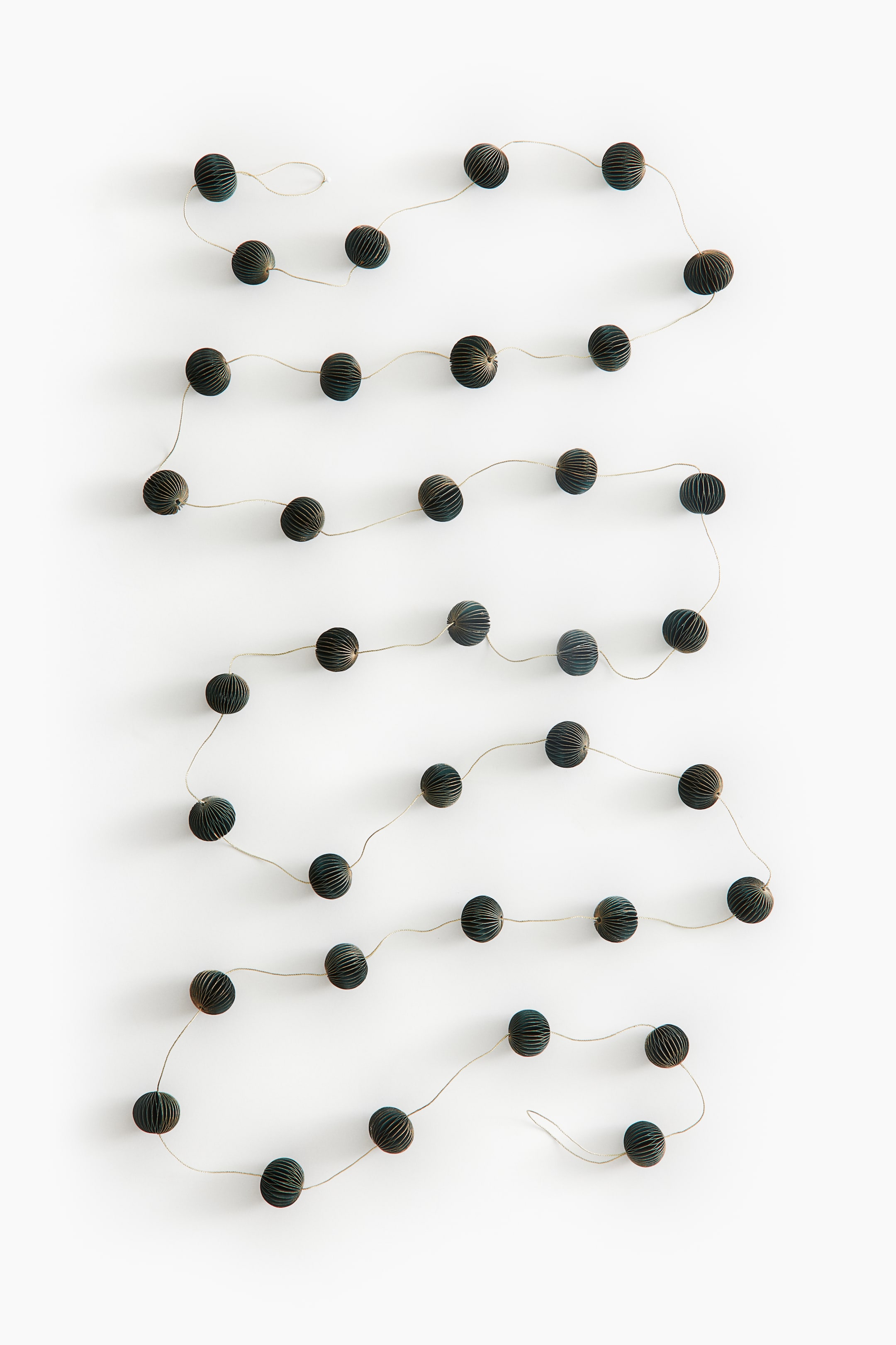 Гирлянда из блестящих сот от H-M 2090₽